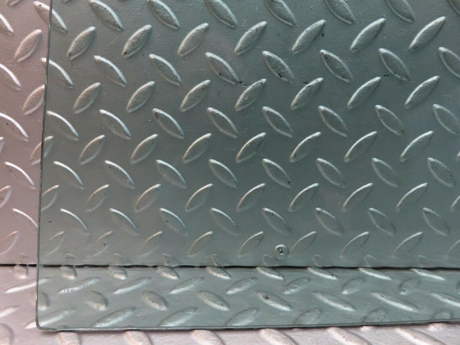 15760 Mercedes-Benz R107 450SL Hardtop Left Quarter Window