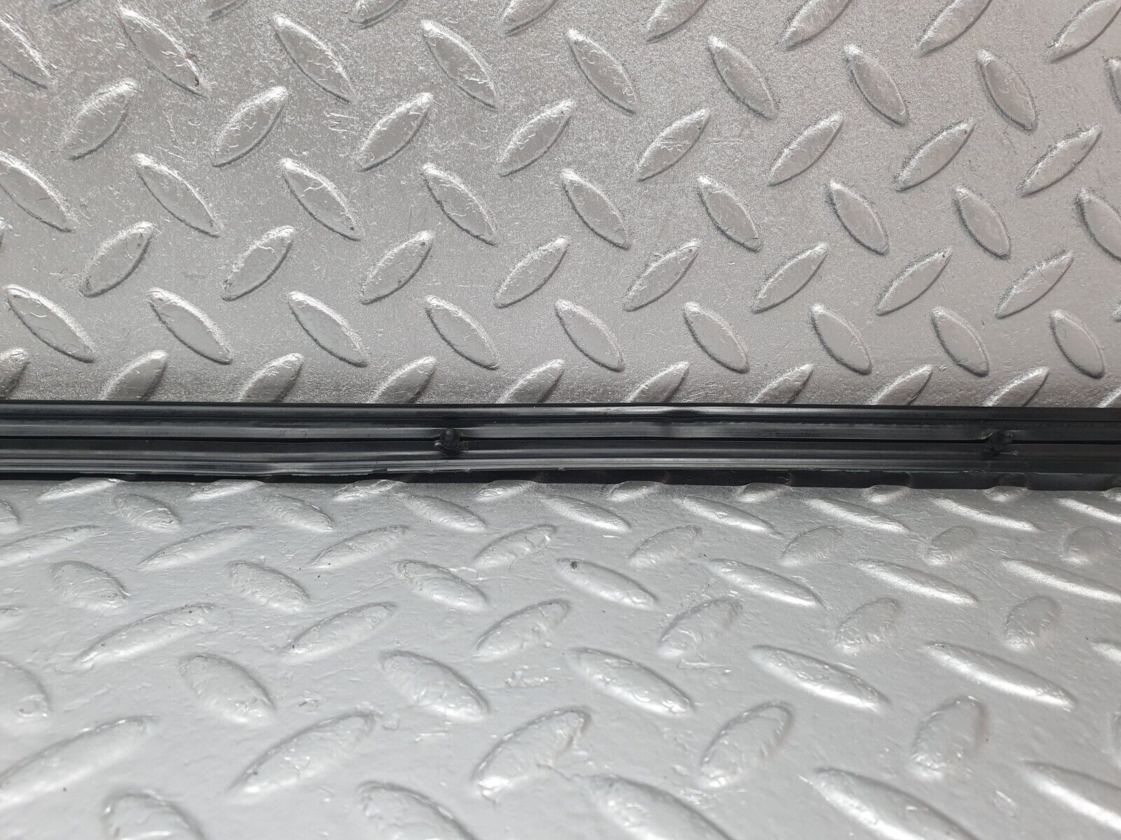 43989 Mercedes-Benz C123 230CE Coupe Right Door Centre Moulding Trim