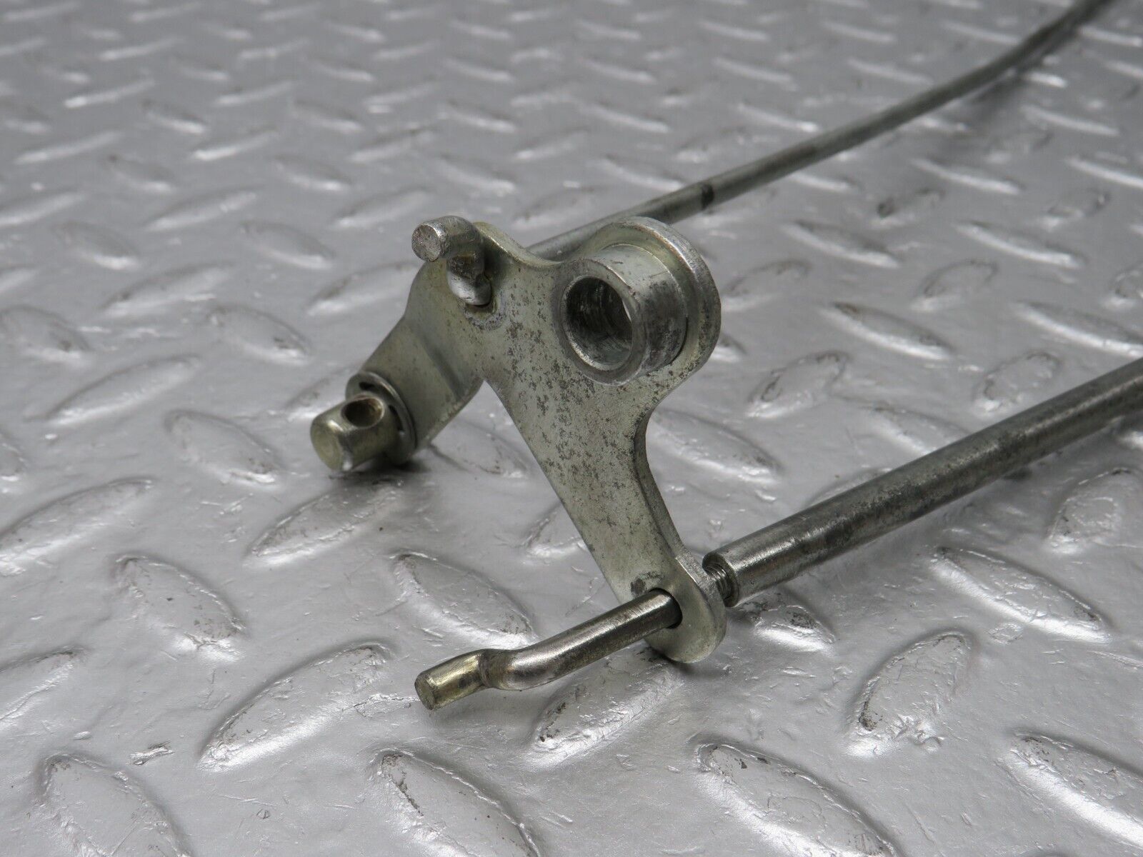 39186 Mercedes-Benz R107 500SL Accelerator Linkage