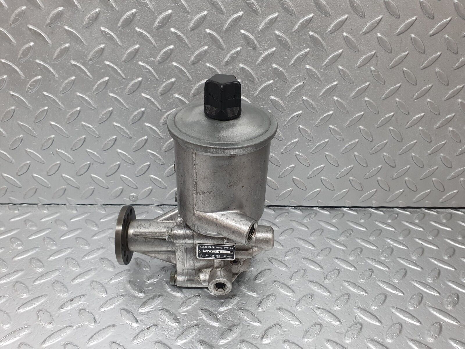 42720 Mercedes-Benz W201 190 2.0L Power Steering Pump 2014601180