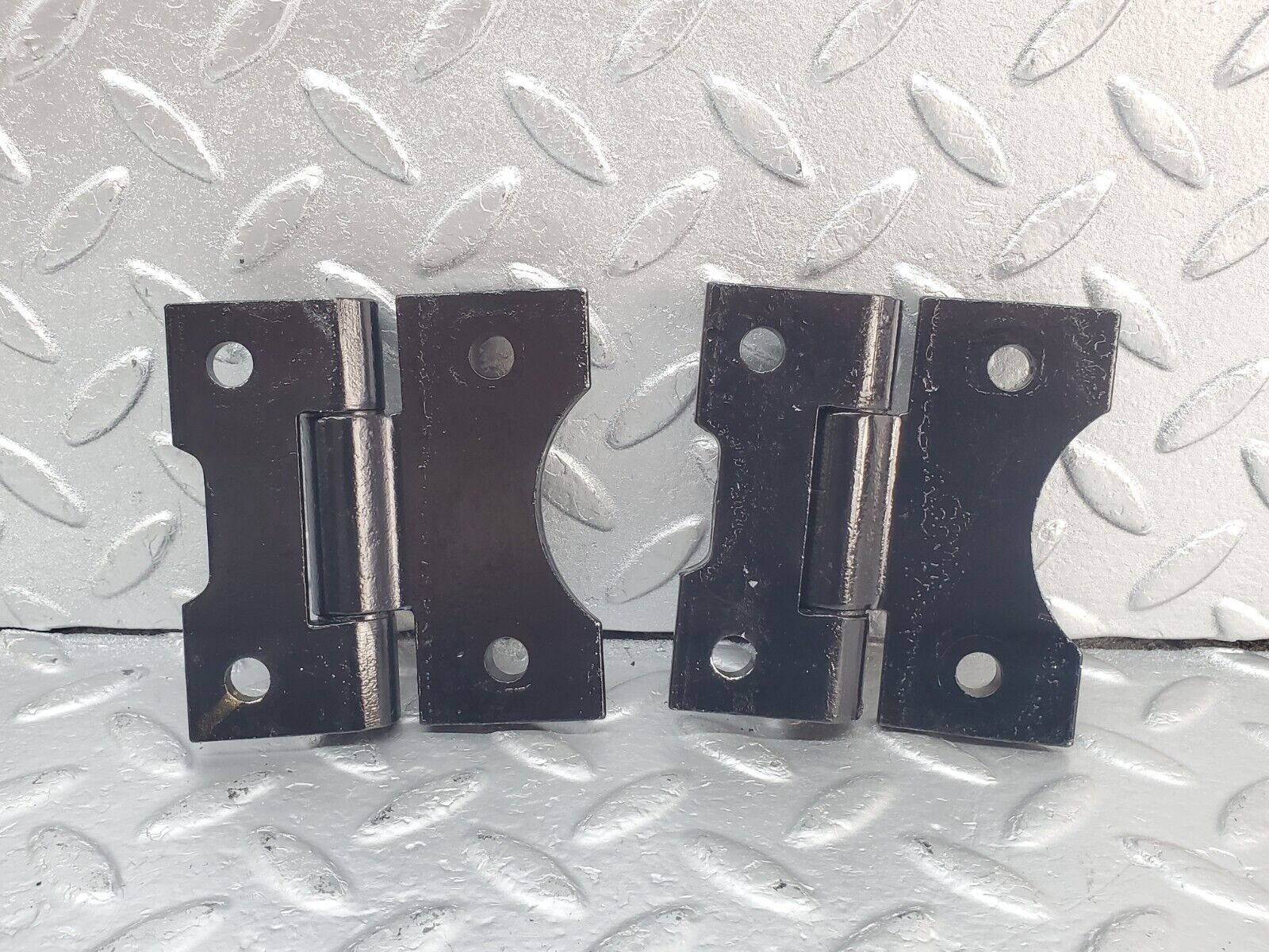 44337 Mercedes-Benz W123 280E Door Hinge Pair Right Side 1237200037