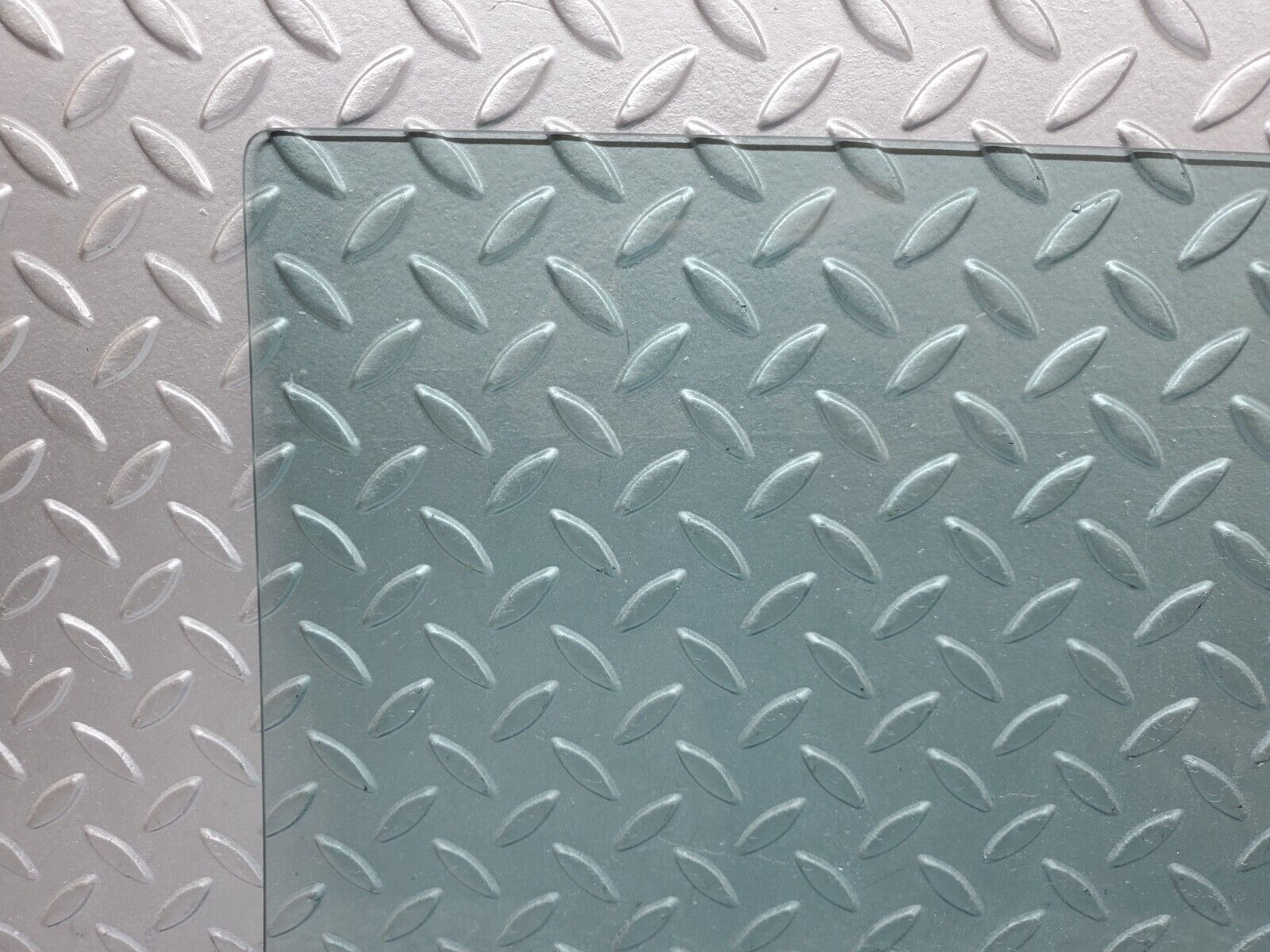 44366 Mercedes-Benz W123 280E Rear Right Door Window Glass