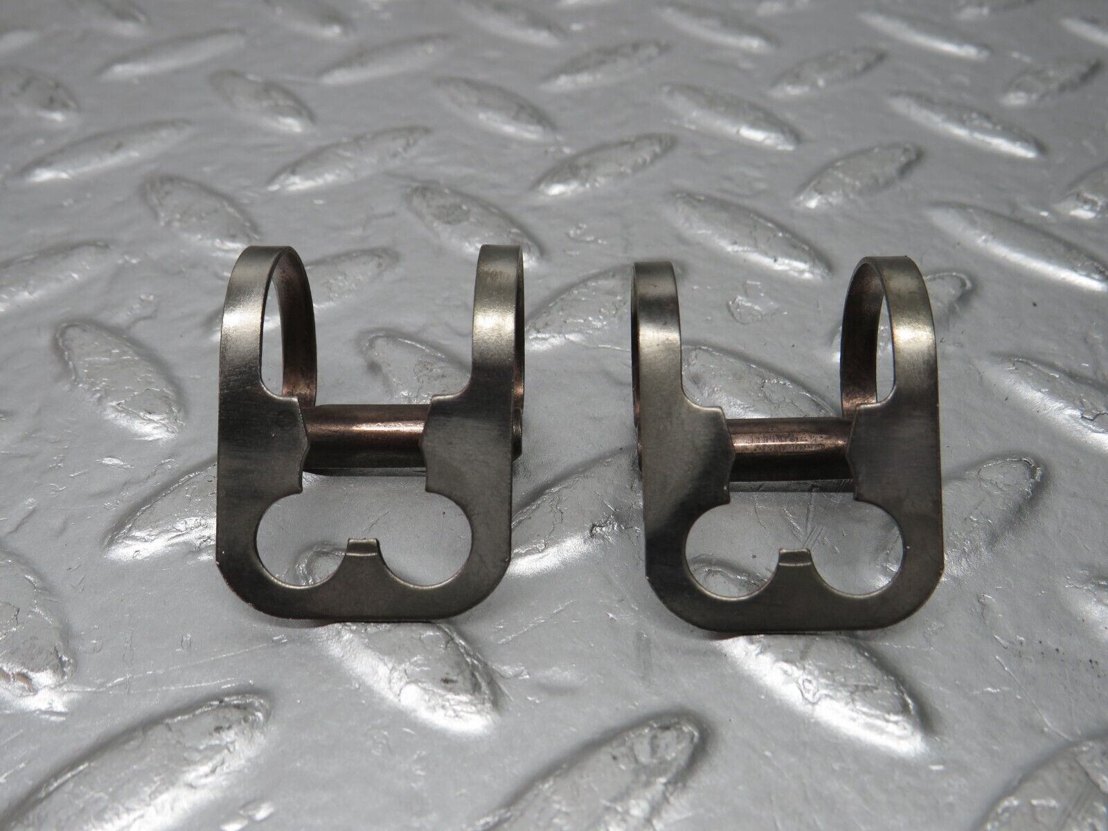 33002 Mercedes-Benz C107 R107 350 V8 Valve Rocker Arm With Spring & Tappet