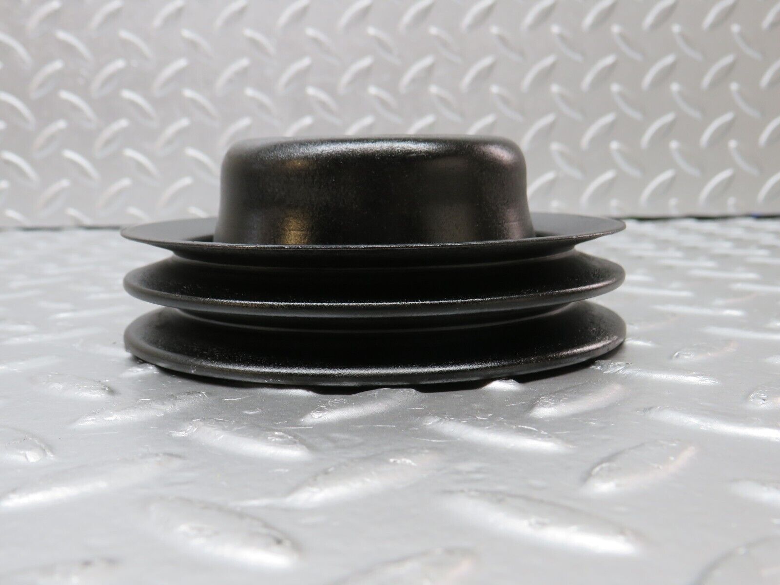 32942 Mercedes-Benz C107 R107 450 V8 Water Pump Pulley