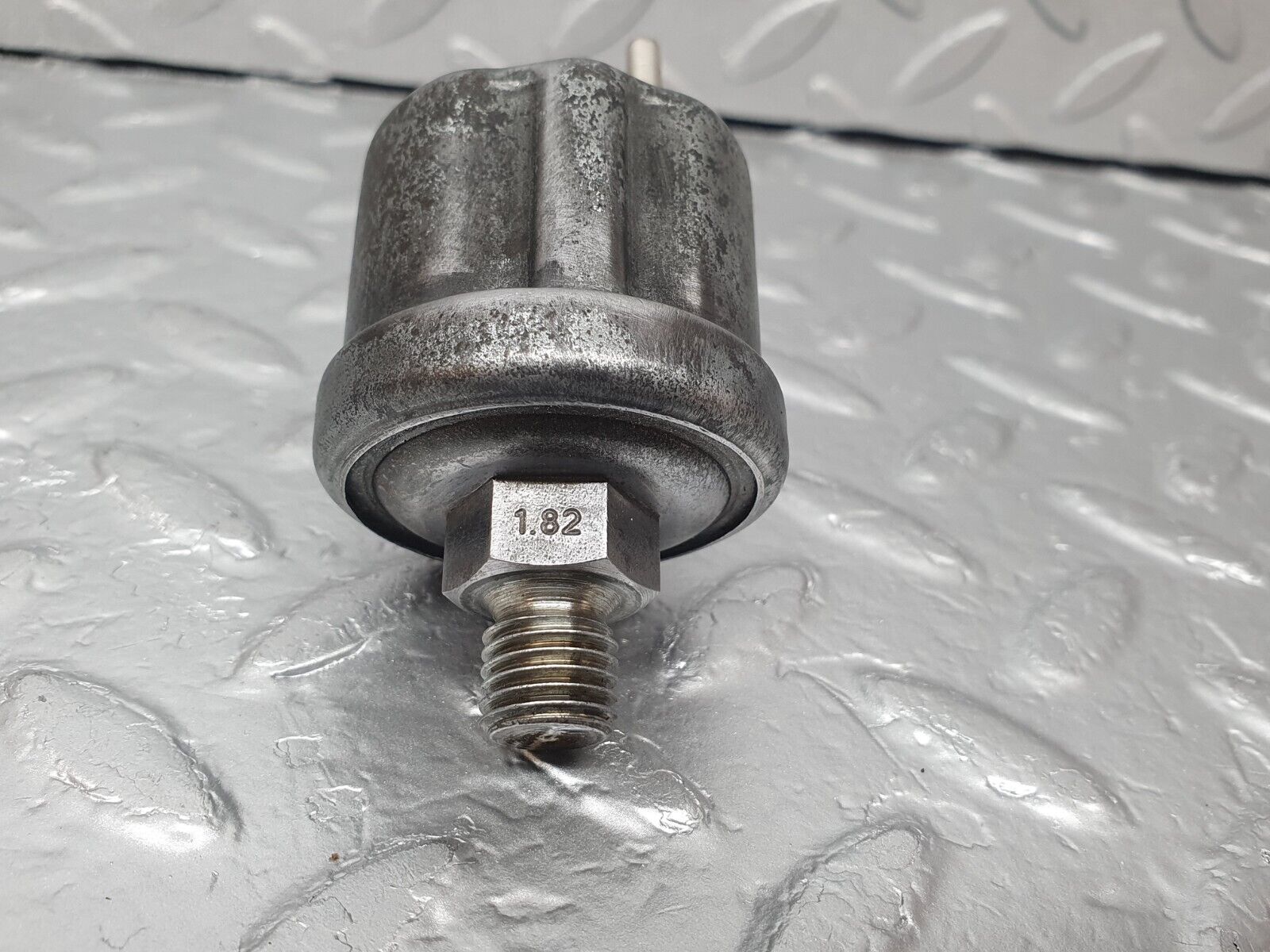 43536 Mercedes-Benz C126 380SEC Coupe Oil Pressure Sensor 0055421817