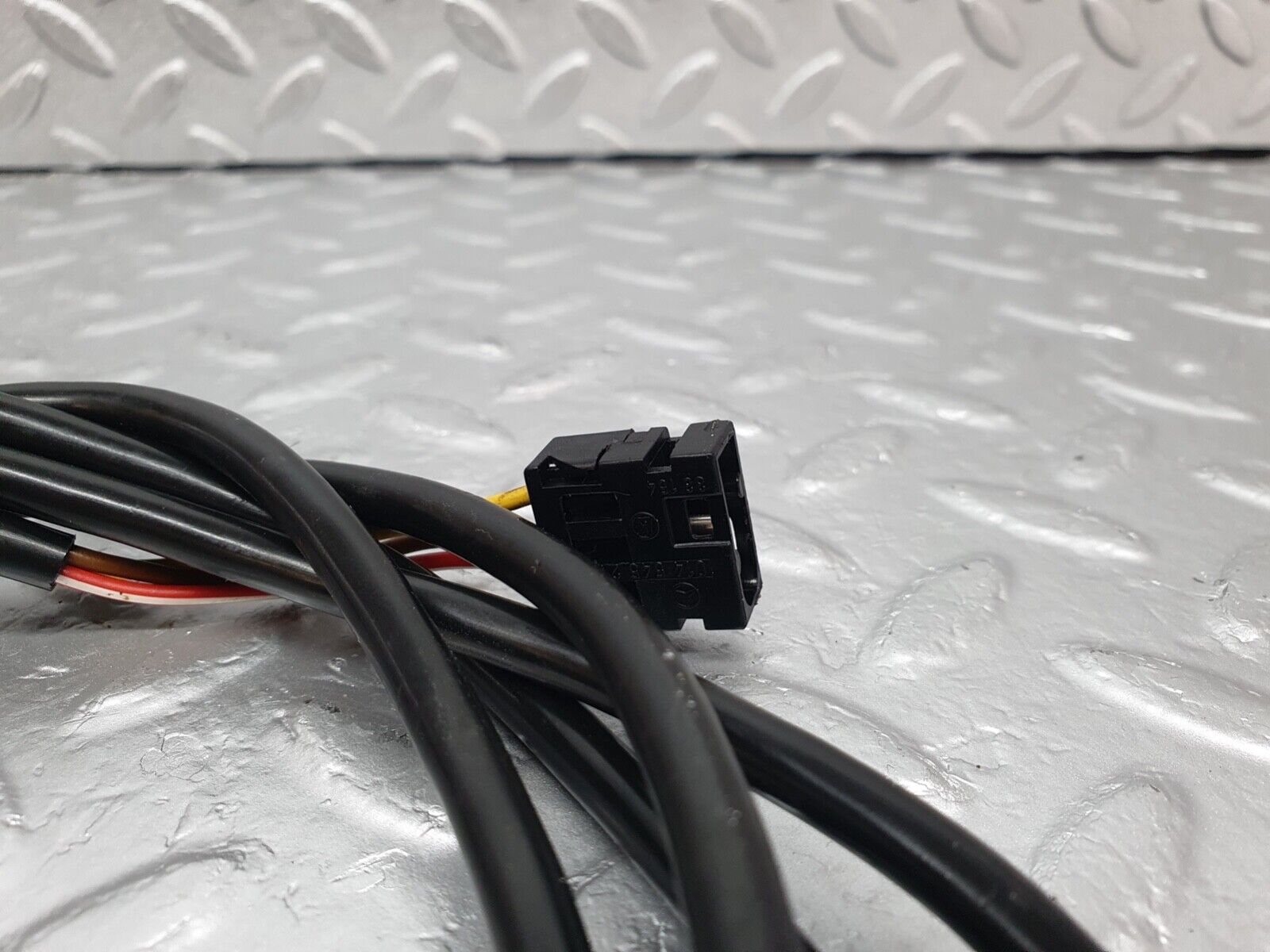 43006 Mercedes-Benz W201 190 Rear Door Wire 2015404035