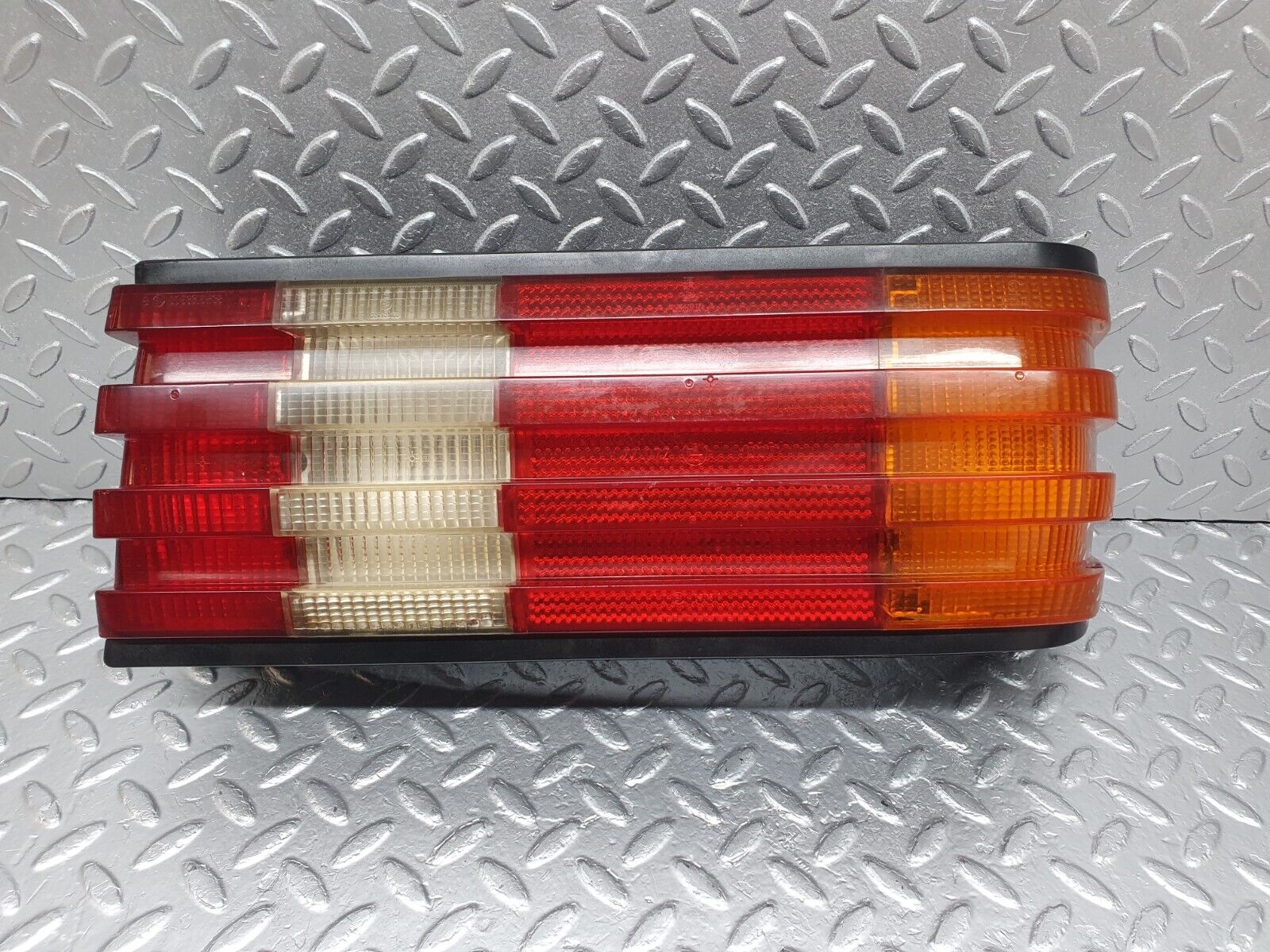 43621 Mercedes-Benz C126 380SEC Coupe Tail Light Right Side 1268201064