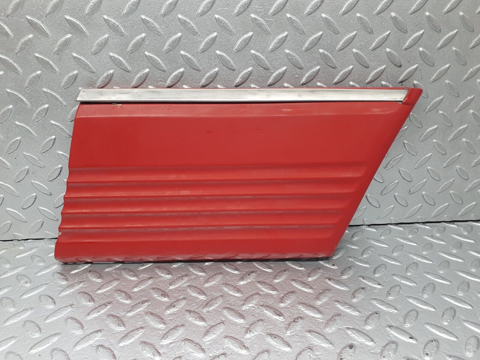 43491 Mercedes-Benz C126 380SEC Coupe Front Right Fender Wing Lower Moulding Trim