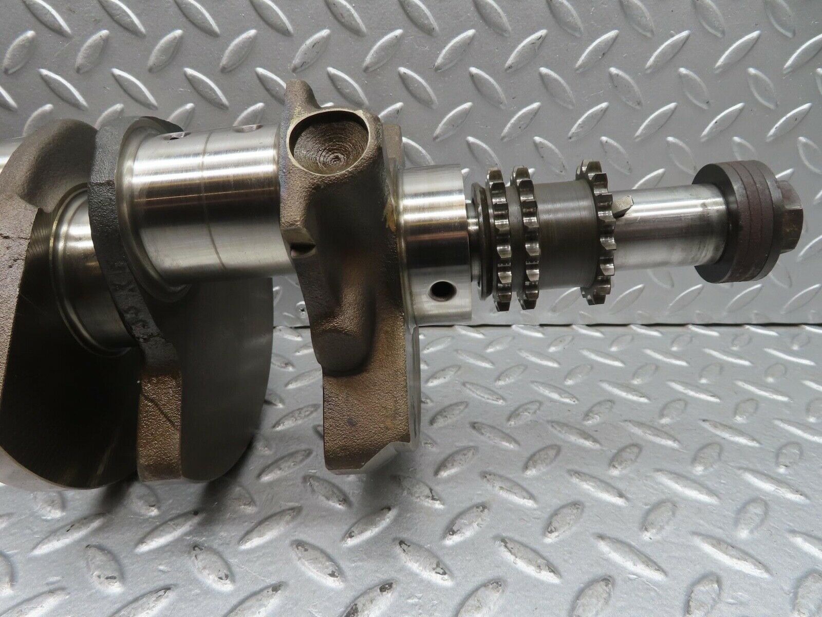 13761 Mercedes-Benz R107 450SL Crankshaft 1170310801