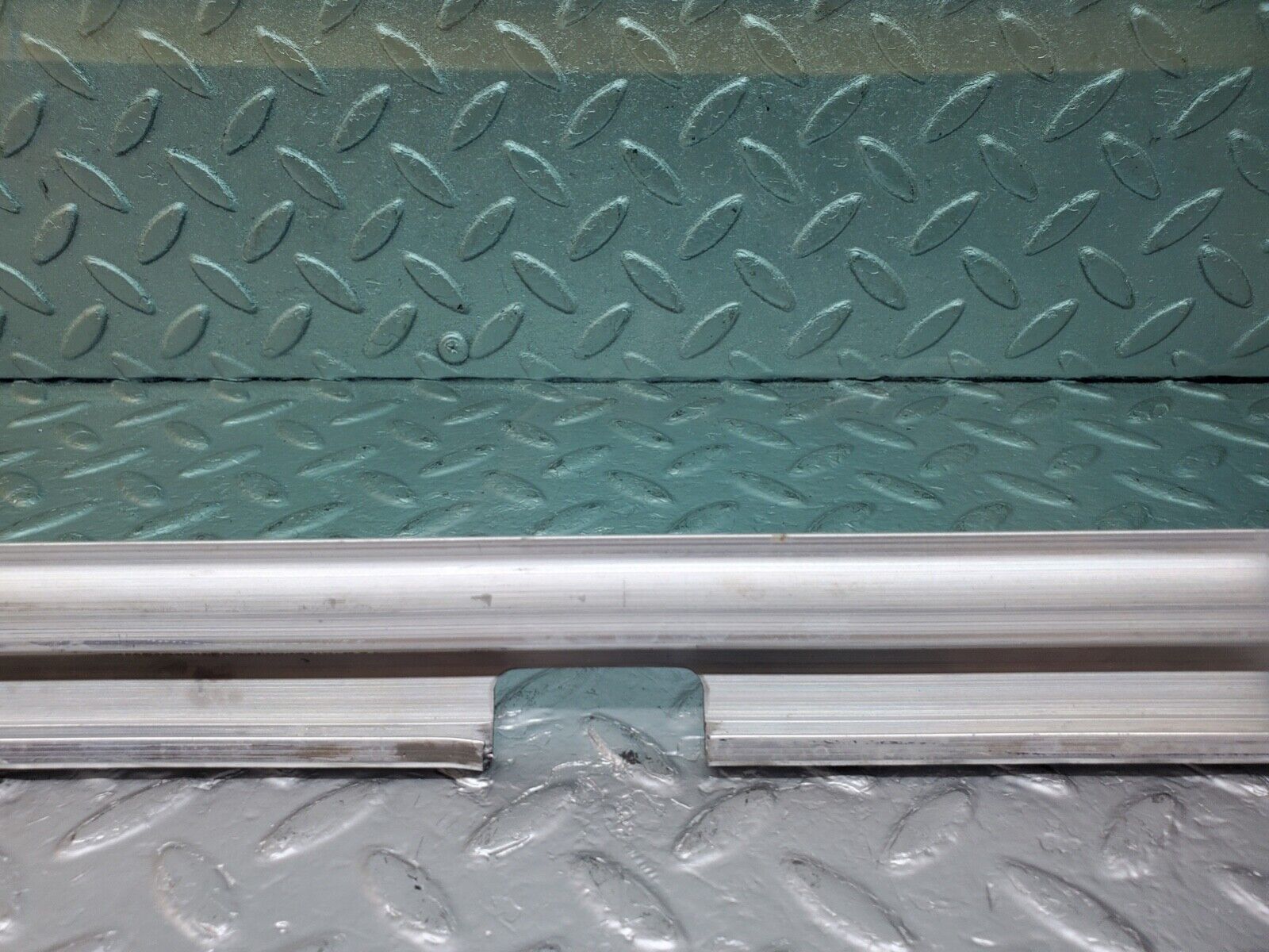 44620 Mercedes-Benz W124 220E Front Left Door Window Glass