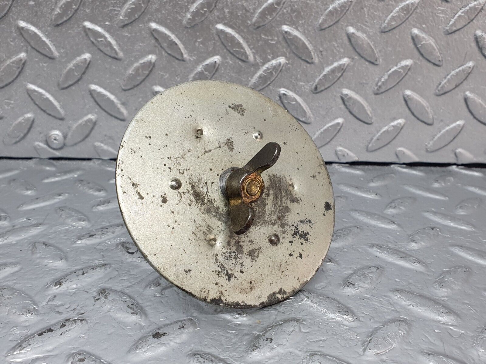 44023 Mercedes-Benz C123 230CE Coupe Spare Wheel Holder