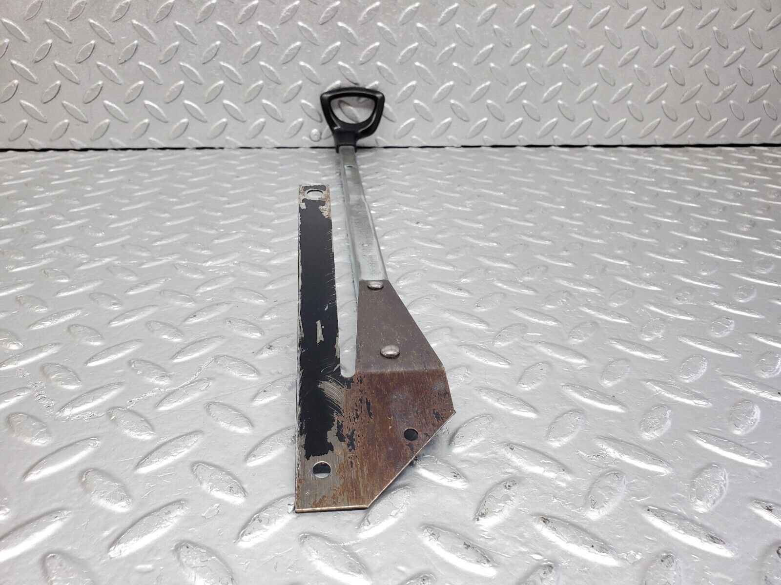 44414 Mercedes-Benz W123 280E Front Right Seat Sliding Adjust Handle