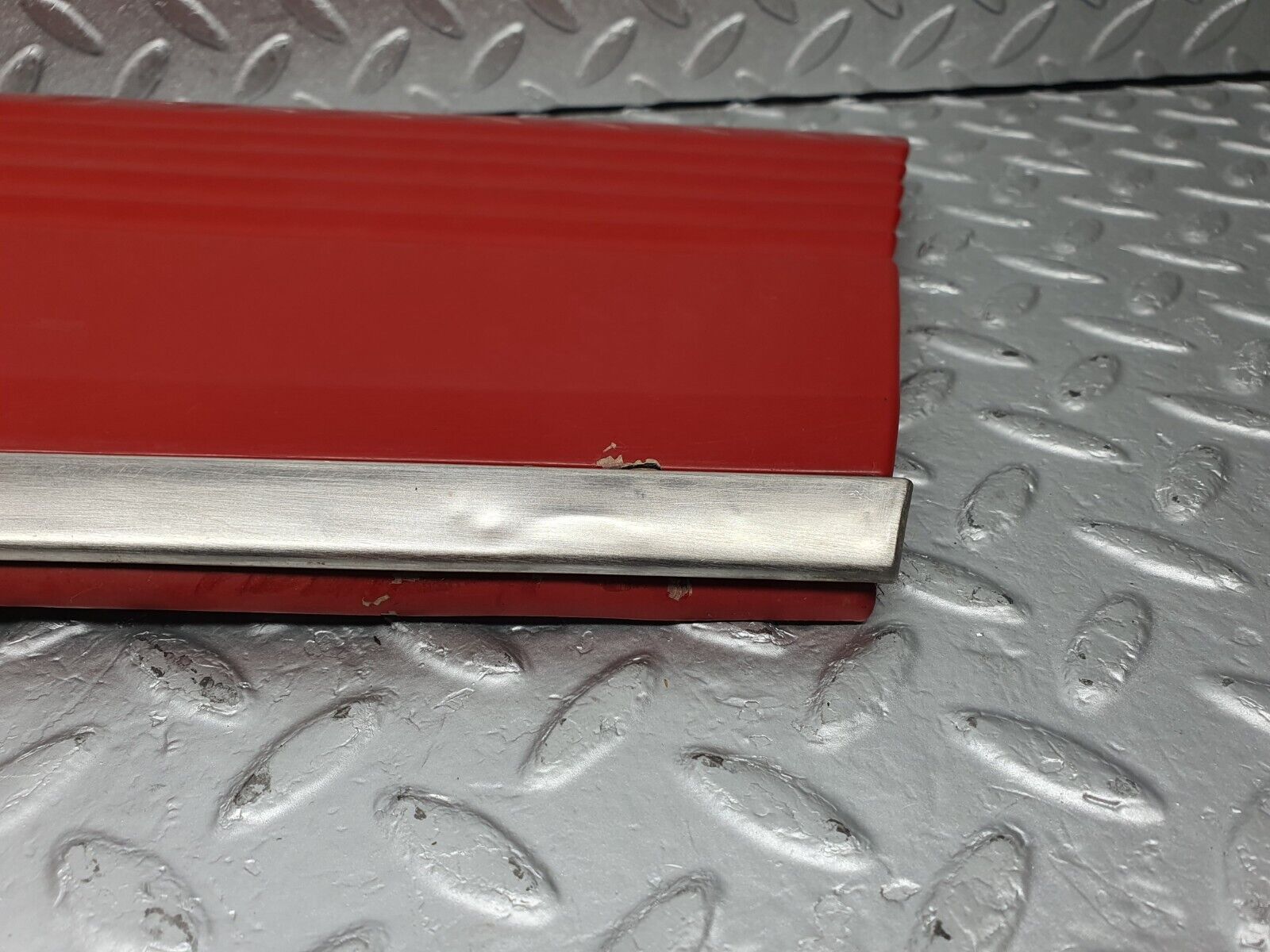 43491 Mercedes-Benz C126 380SEC Coupe Front Right Fender Wing Lower Moulding Trim