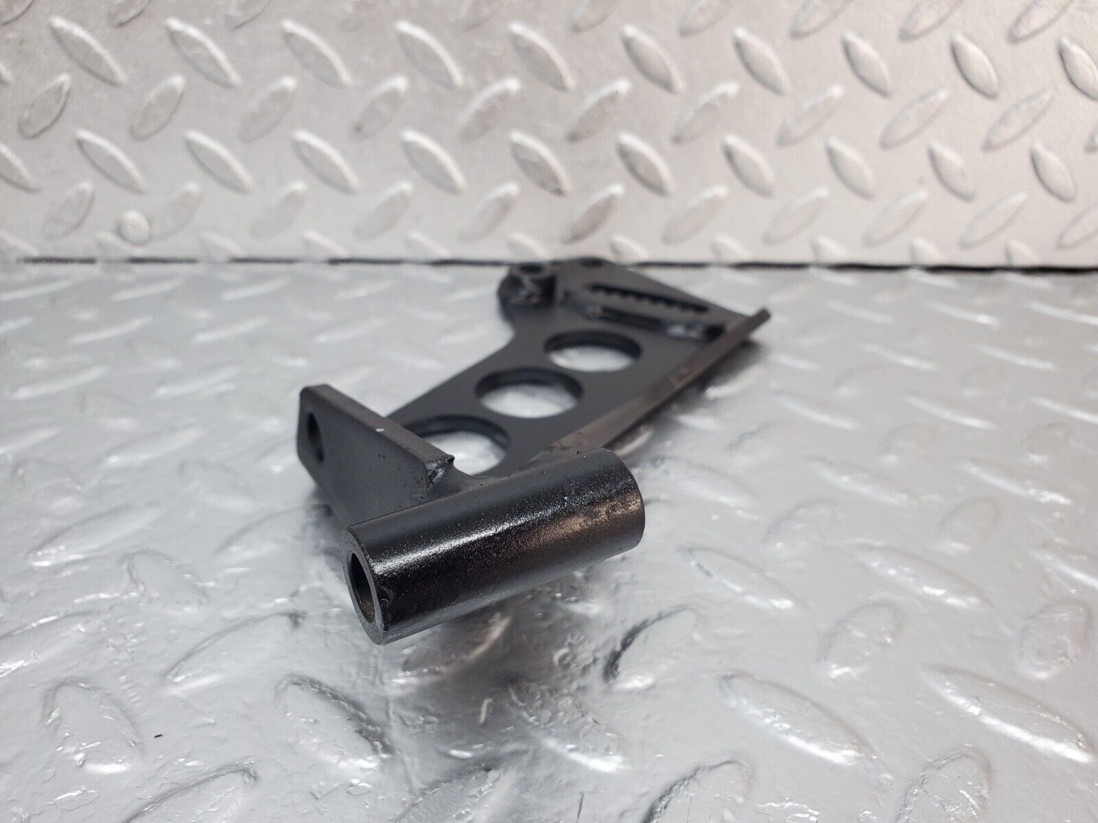 45410 Mercedes-Benz 280E M110.983 Power Steering Pump Bracket