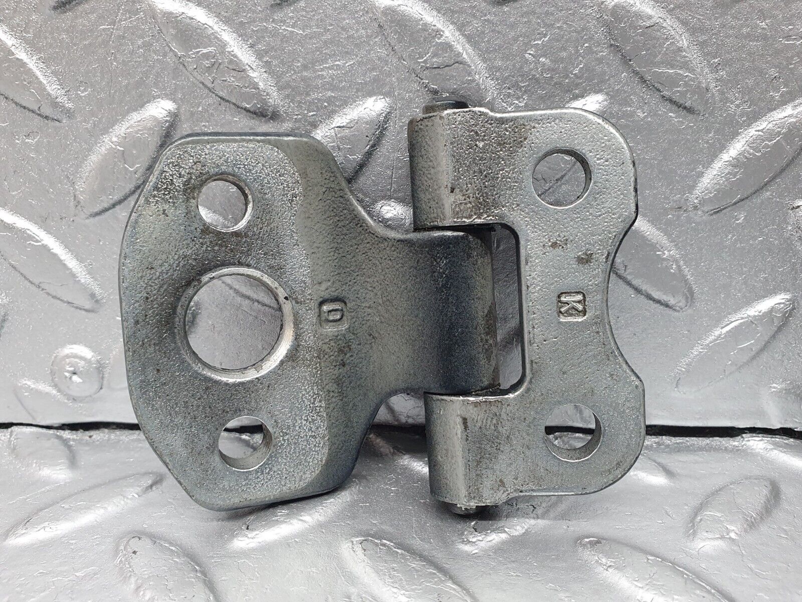 41868 Mercedes-Benz W202 C200 Front Door Hinge Right