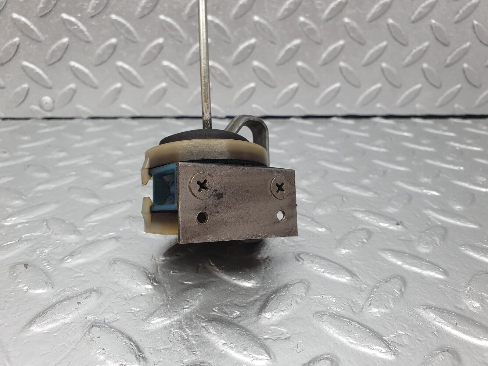 43249 Mercedes-Benz W108 280SE Rear Right Door Lock Vacuum Actuator