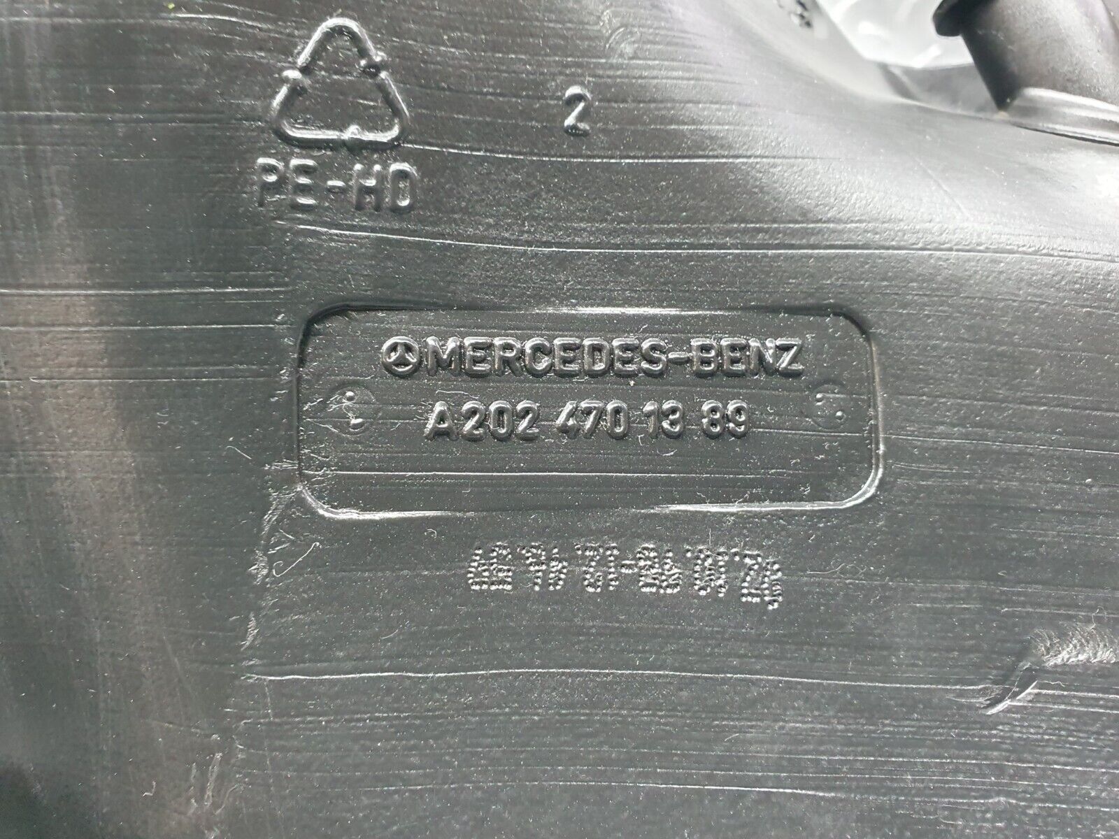 41775 Mercedes-Benz W202 C200 Fuel Filling Pipe Expansion Tank 2024701389