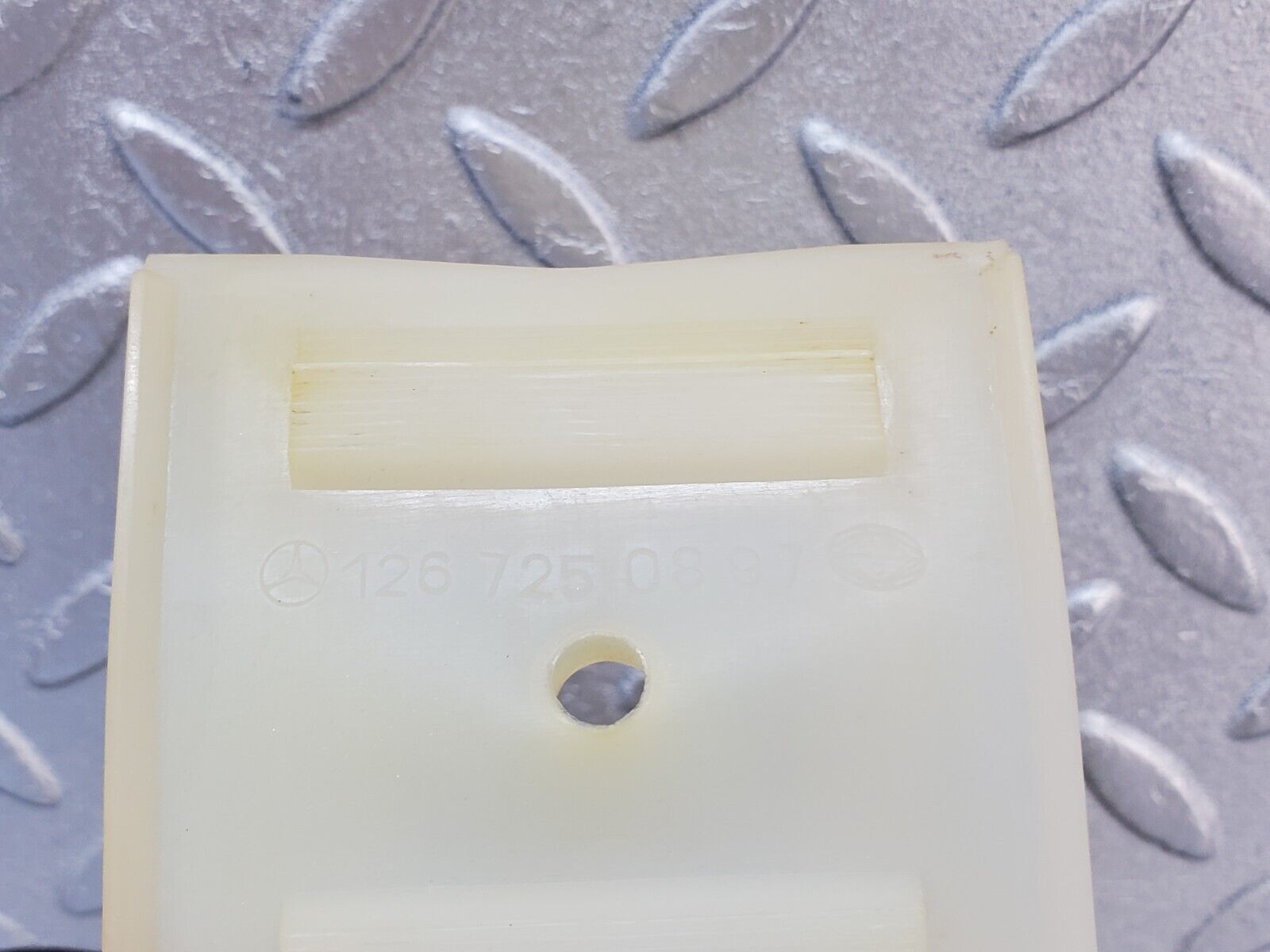 45236 Mercedes-Benz R129 300SL Coupe Door Window Guide Bracket Plastic 2x 1267250897