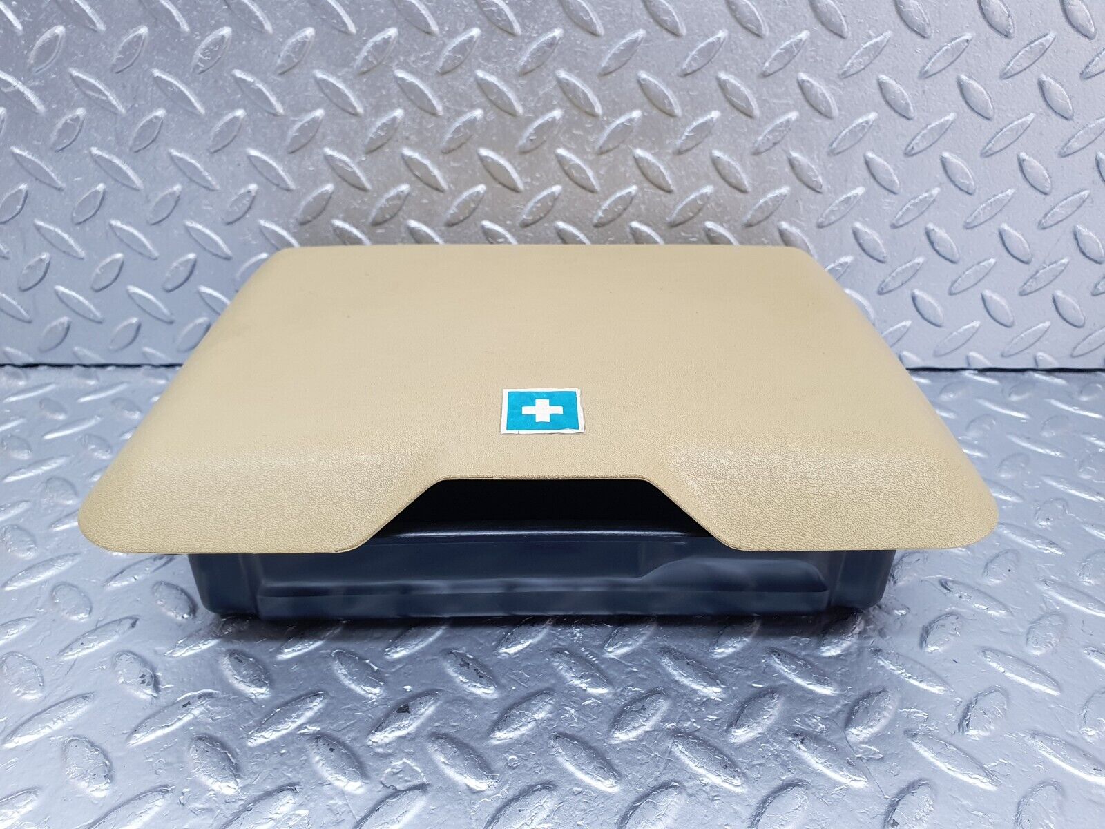 44140 Mercedes-Benz C123 230CE Coupe First Aid Box 1238650353