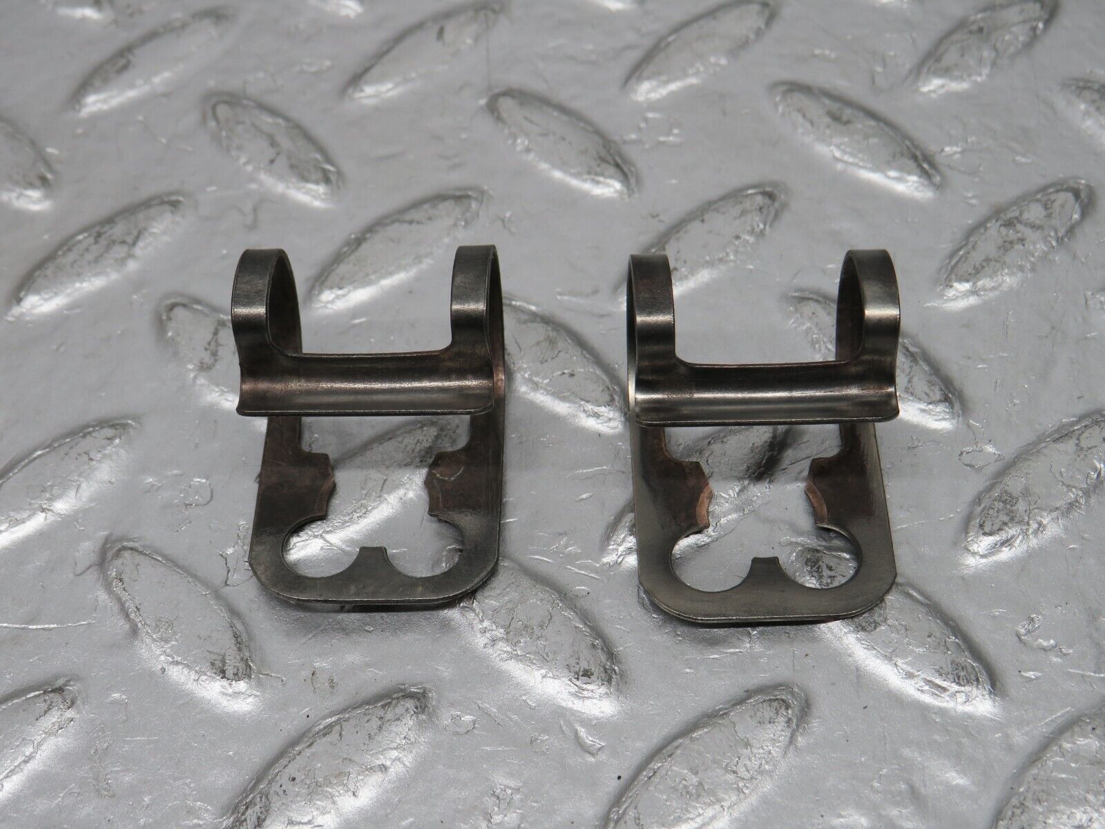 33008 Mercedes-Benz C107 R107 350 V8 Valve Rocker Arm With Spring & Tappet