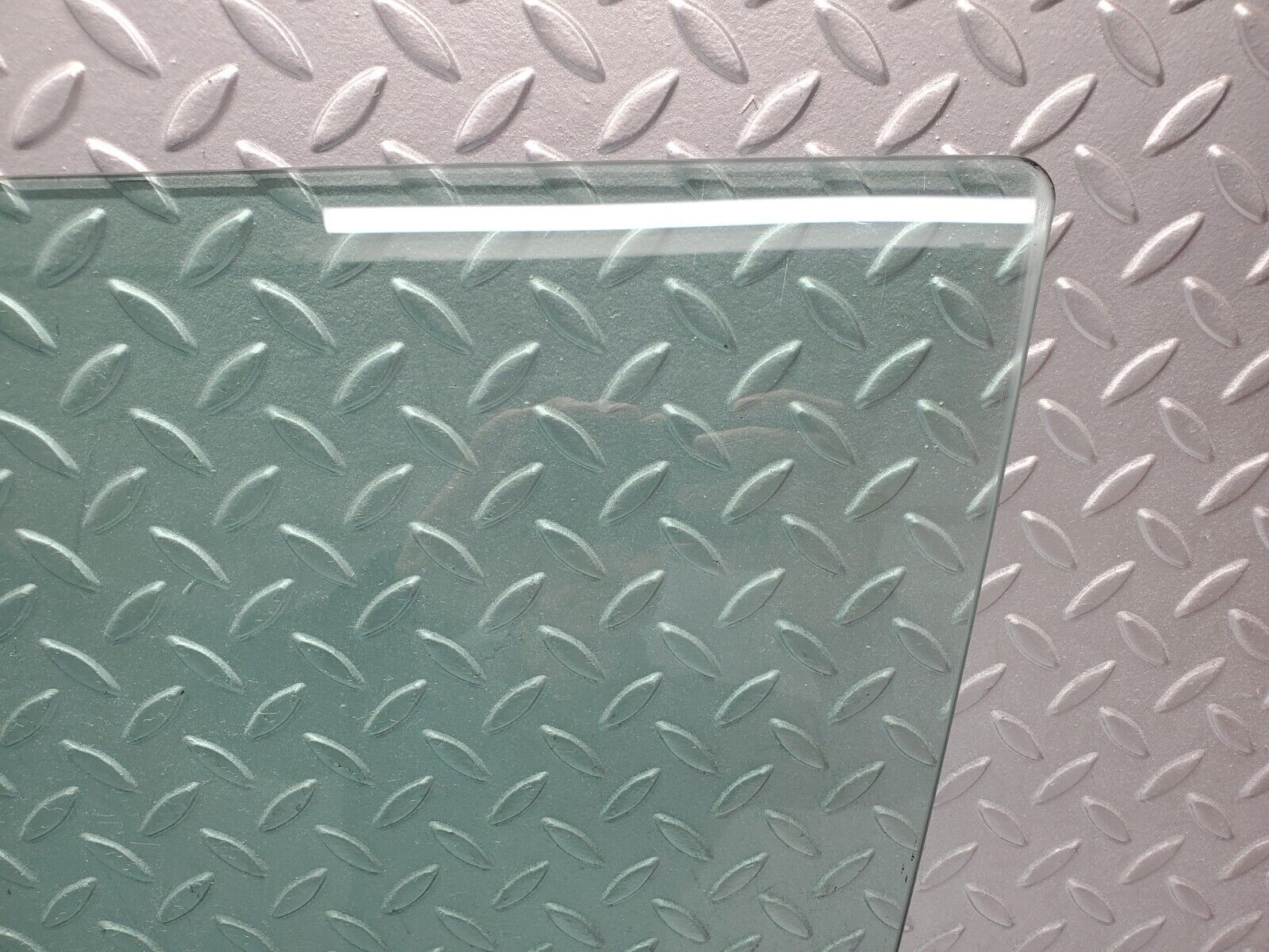 46247 Mercedes-Benz W124 280E Front Left Door Window Glass