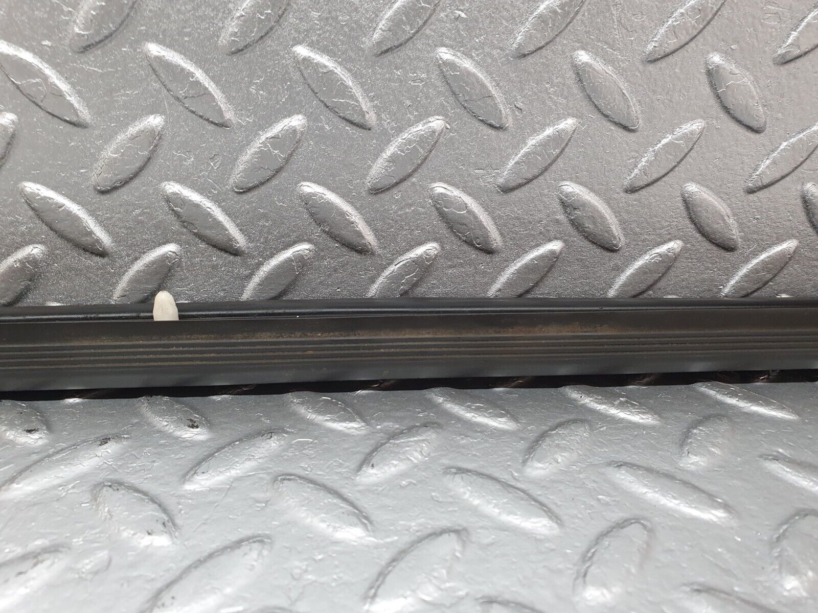 41711 Mercedes-Benz W124 200E Door Lower Sealing Rubber Trim Left