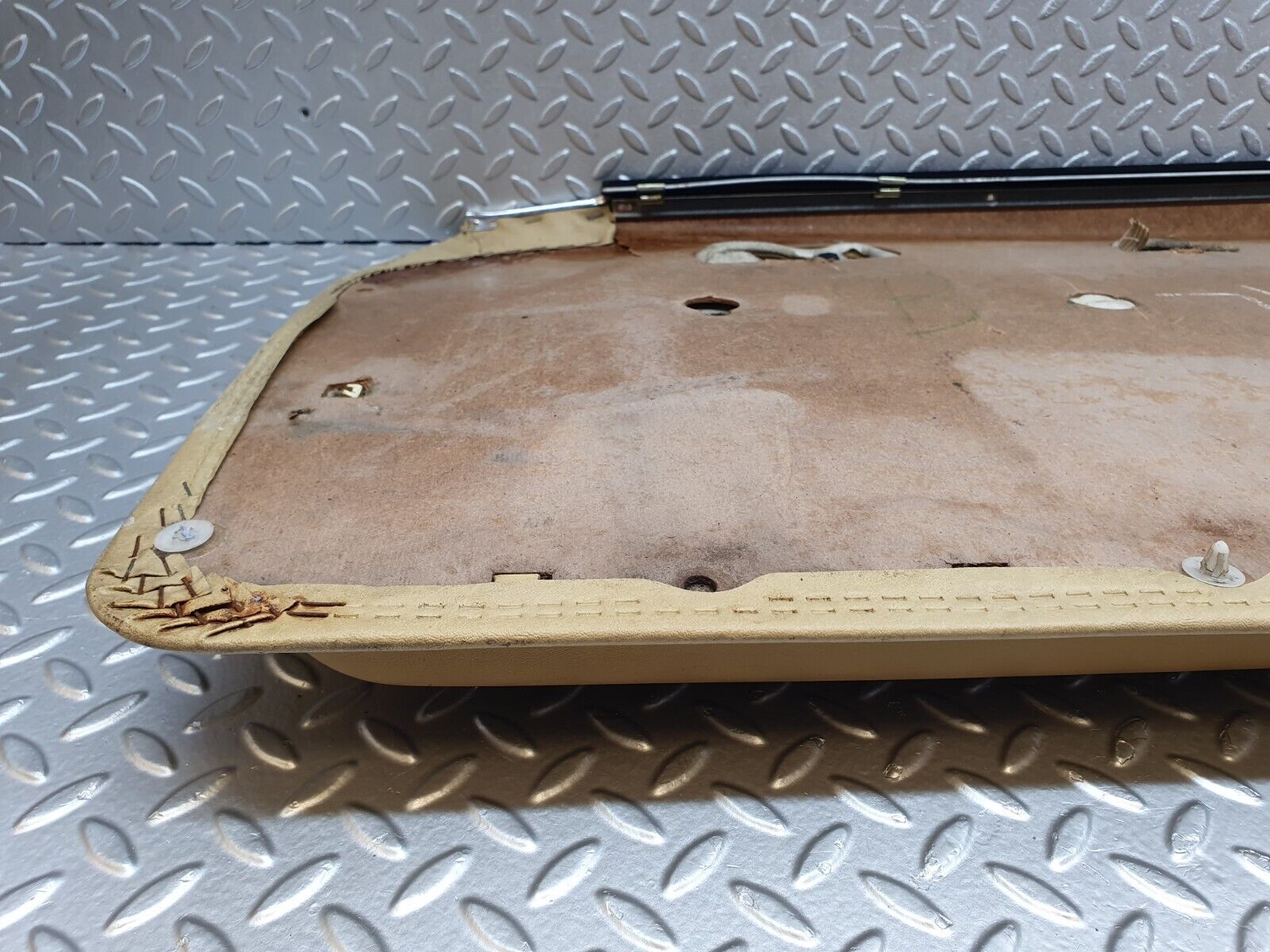 44050 Mercedes-Benz C123 230CE Coupe Left Door Card Beige