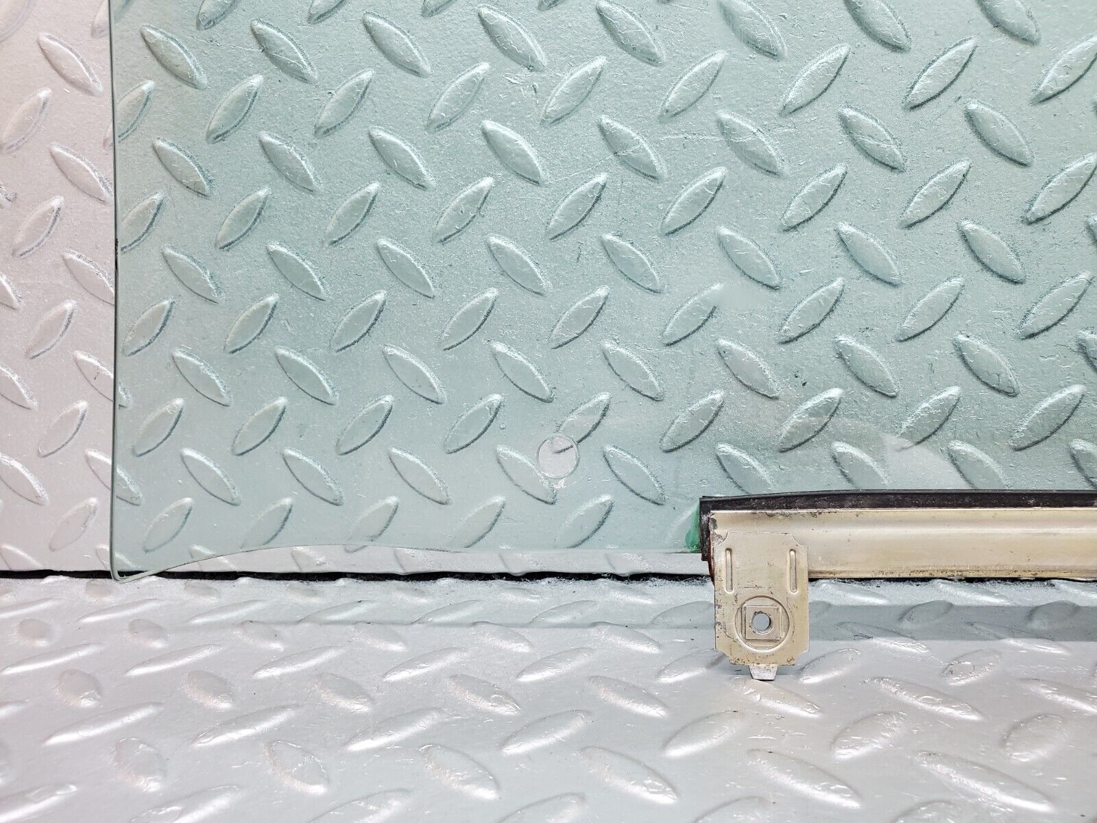 45311 Mercedes-Benz R129 300SL Coupe Left Door Window Glass