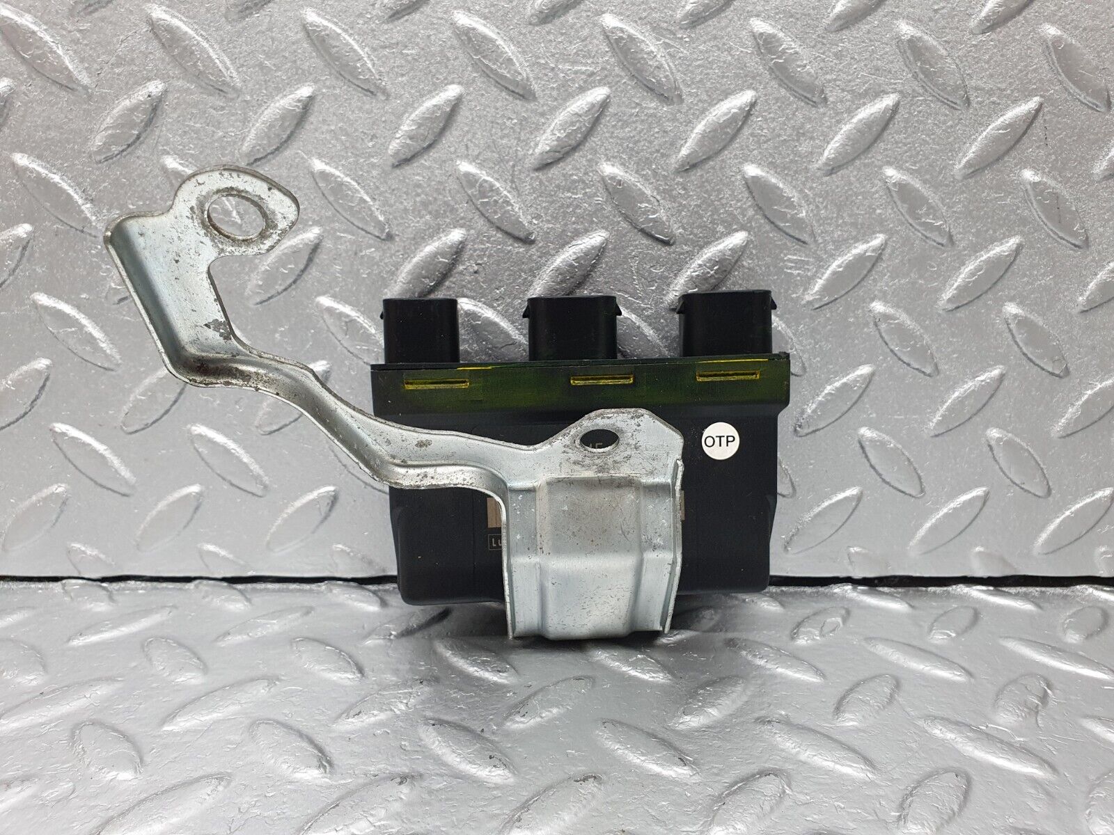 41862 Mercedes-Benz W202 C200 Brake Assist Control Unit 0255454732