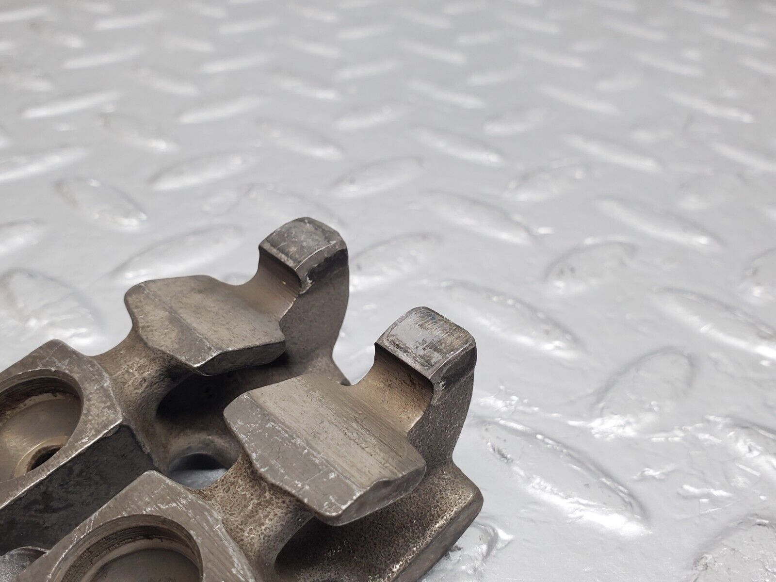 45475 Mercedes-Benz 280E M110.988 Valve Rocker Arm With Retaining Spring