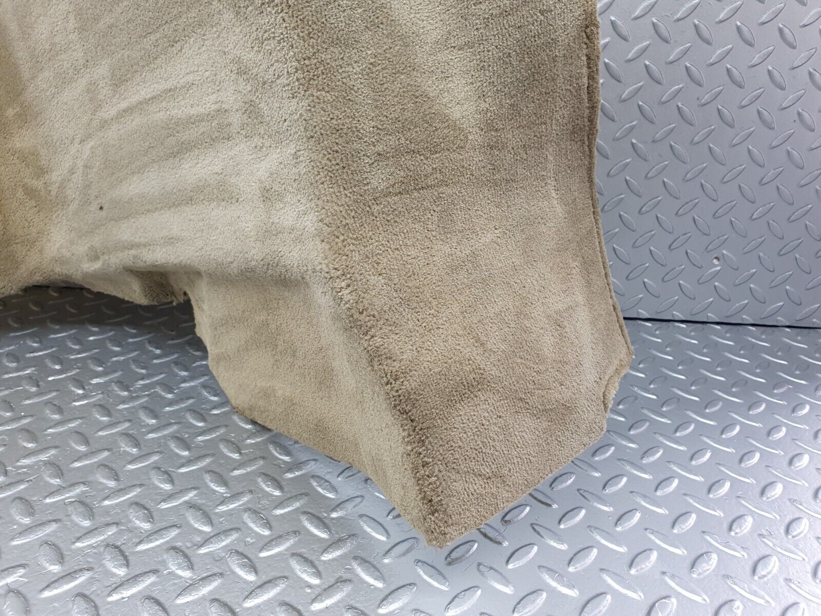 42274 Mercedes-Benz R129 320SL Coupe Rear Left Wall Carpet Beige