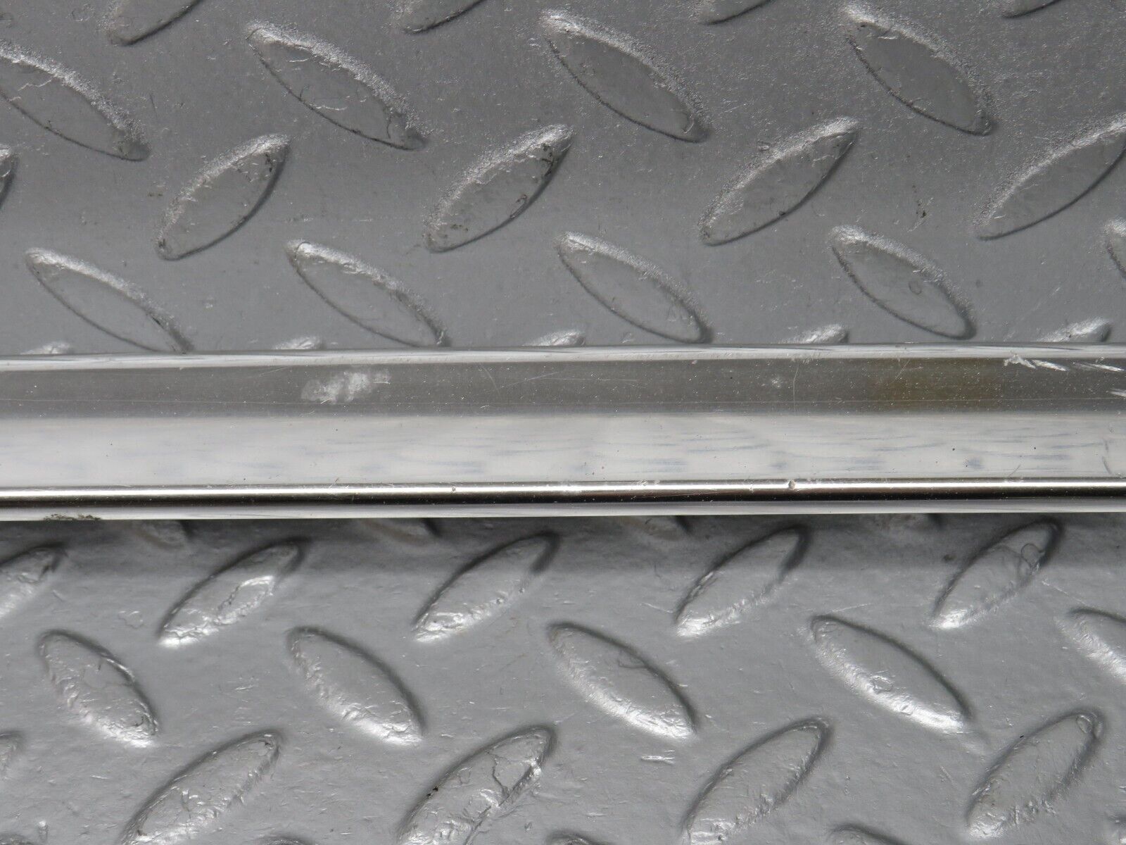 39854 Mercedes-Benz R107 350SL Hardtop Roof Chrome Left Side