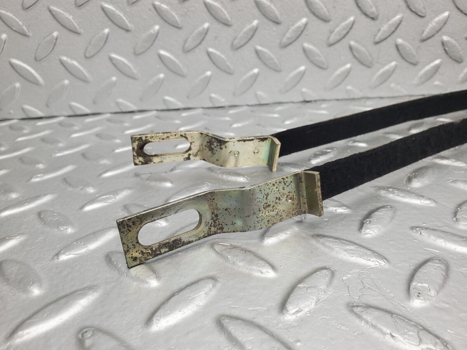 46077 Mercedes-Benz S123 200T Wagon Heater Box Holder Strap