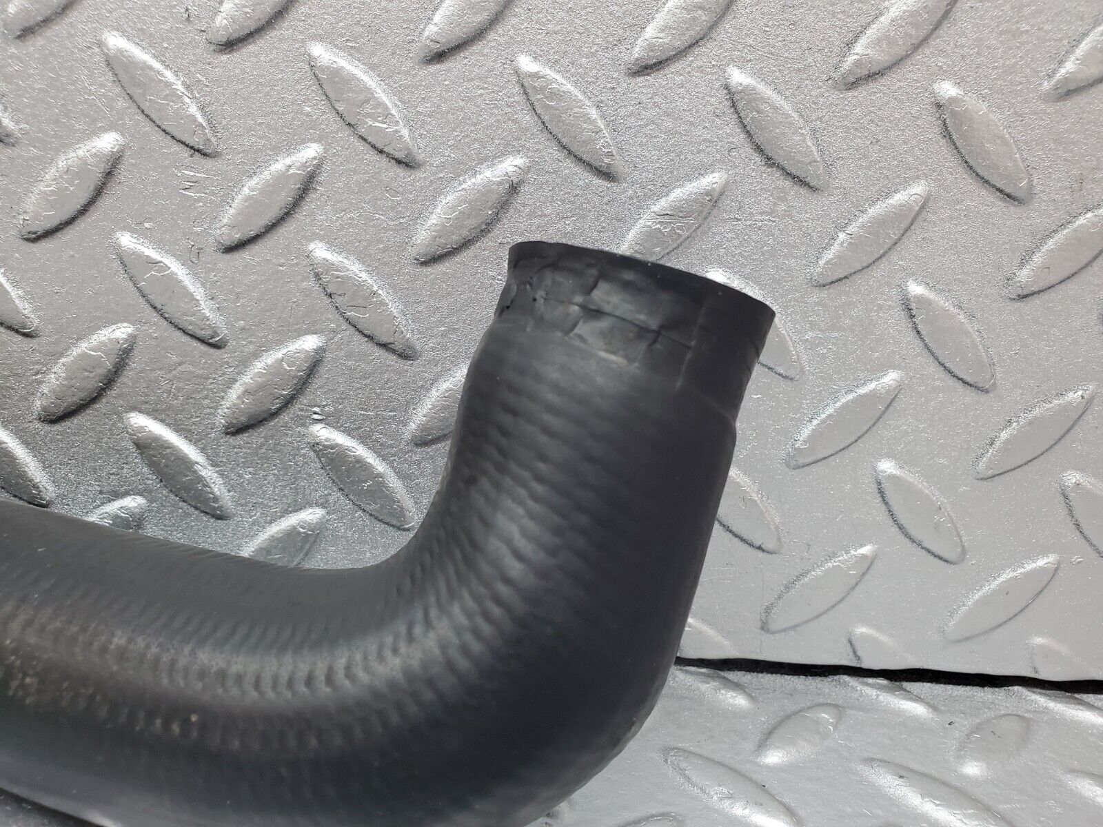 45105 Mercedes-Benz R129 300SL Coupe Radiator Lower Coolant Hose 1295010082