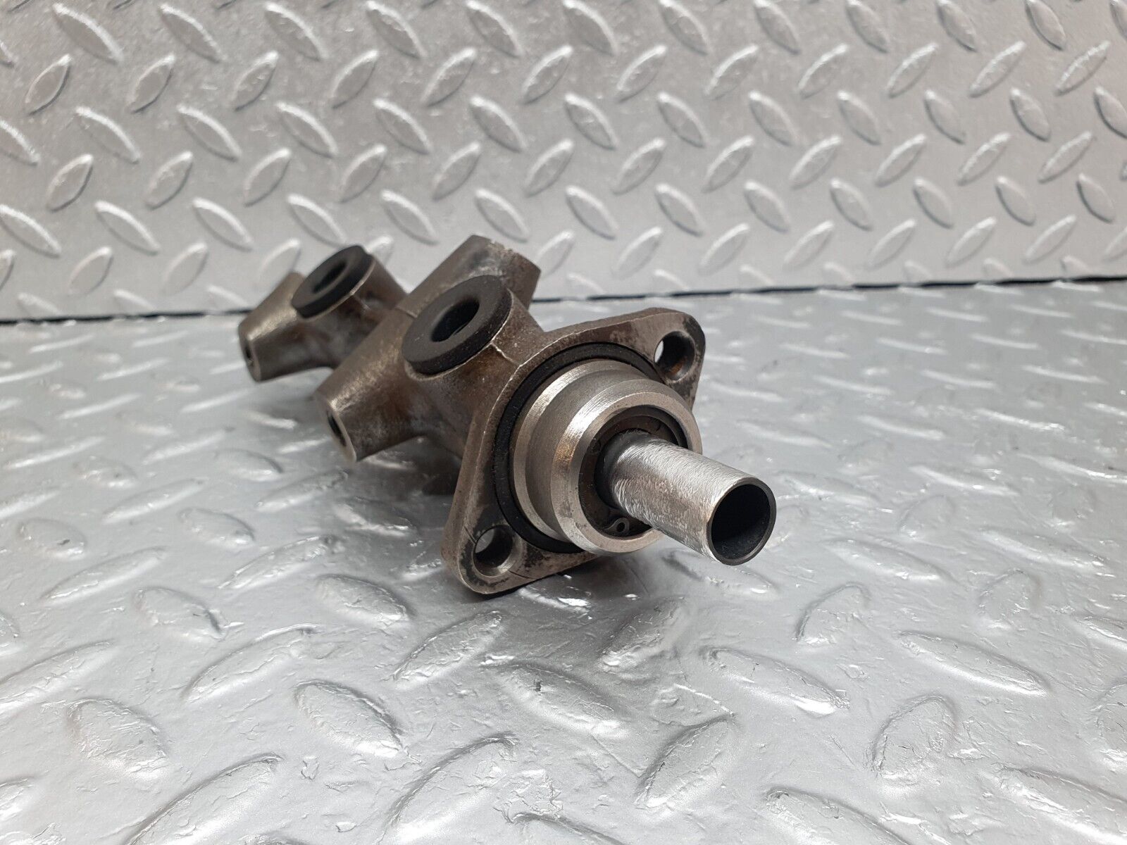 43690 Mercedes-Benz C126 380SEC Coupe Brake Master Cylinder ATE