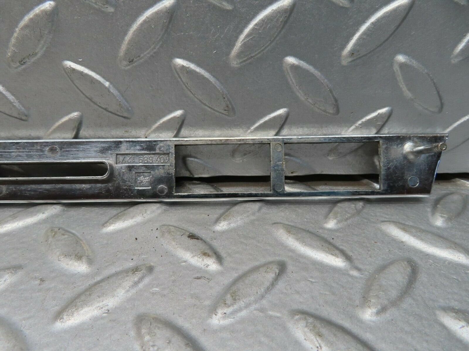 15747 Mercedes-Benz R107 450SL Dashboard Centre Trim 1076891271