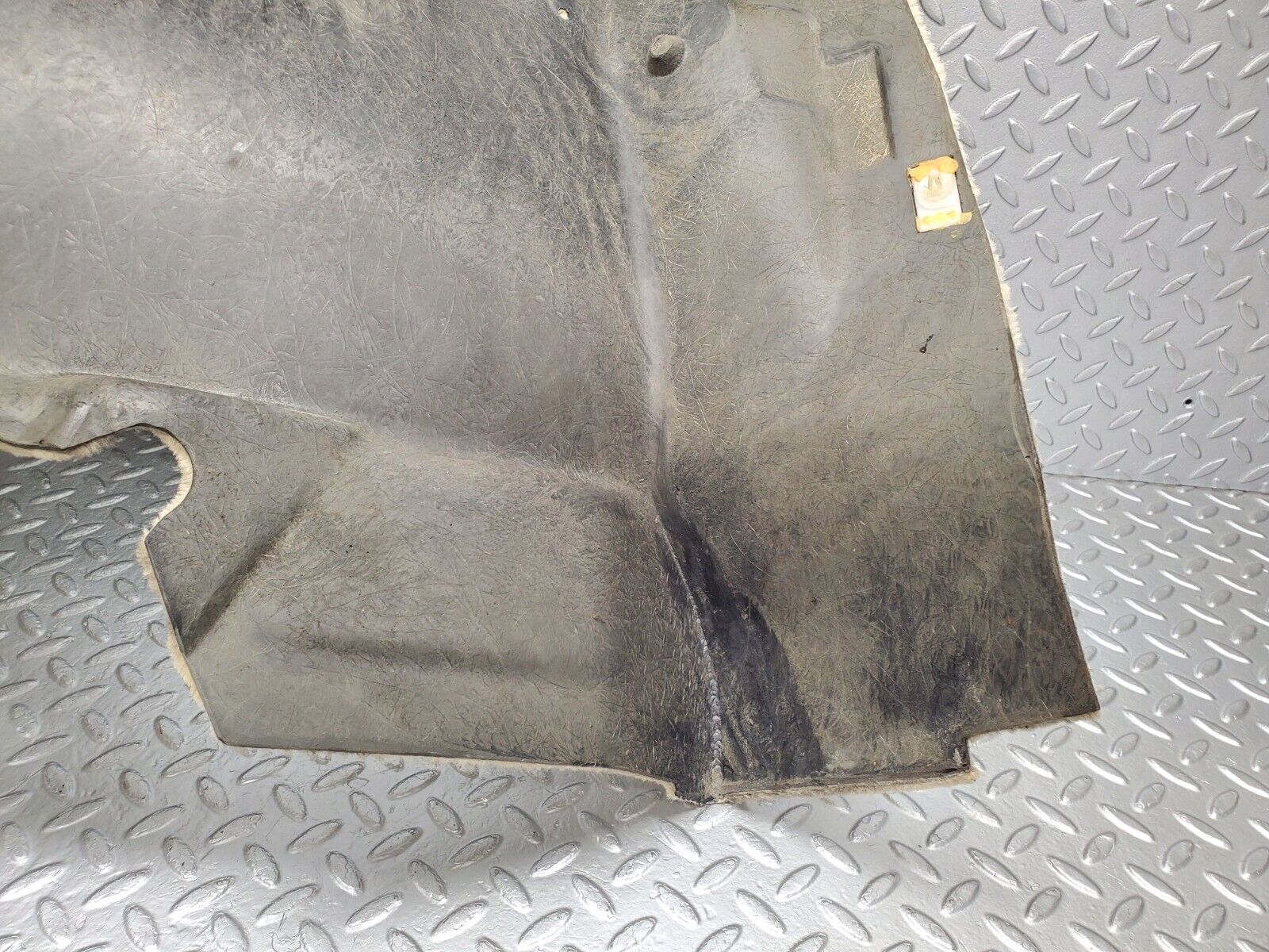 46985 Mercedes-Benz R129 320SL Coupe Rear Right Wall Carpet Beige