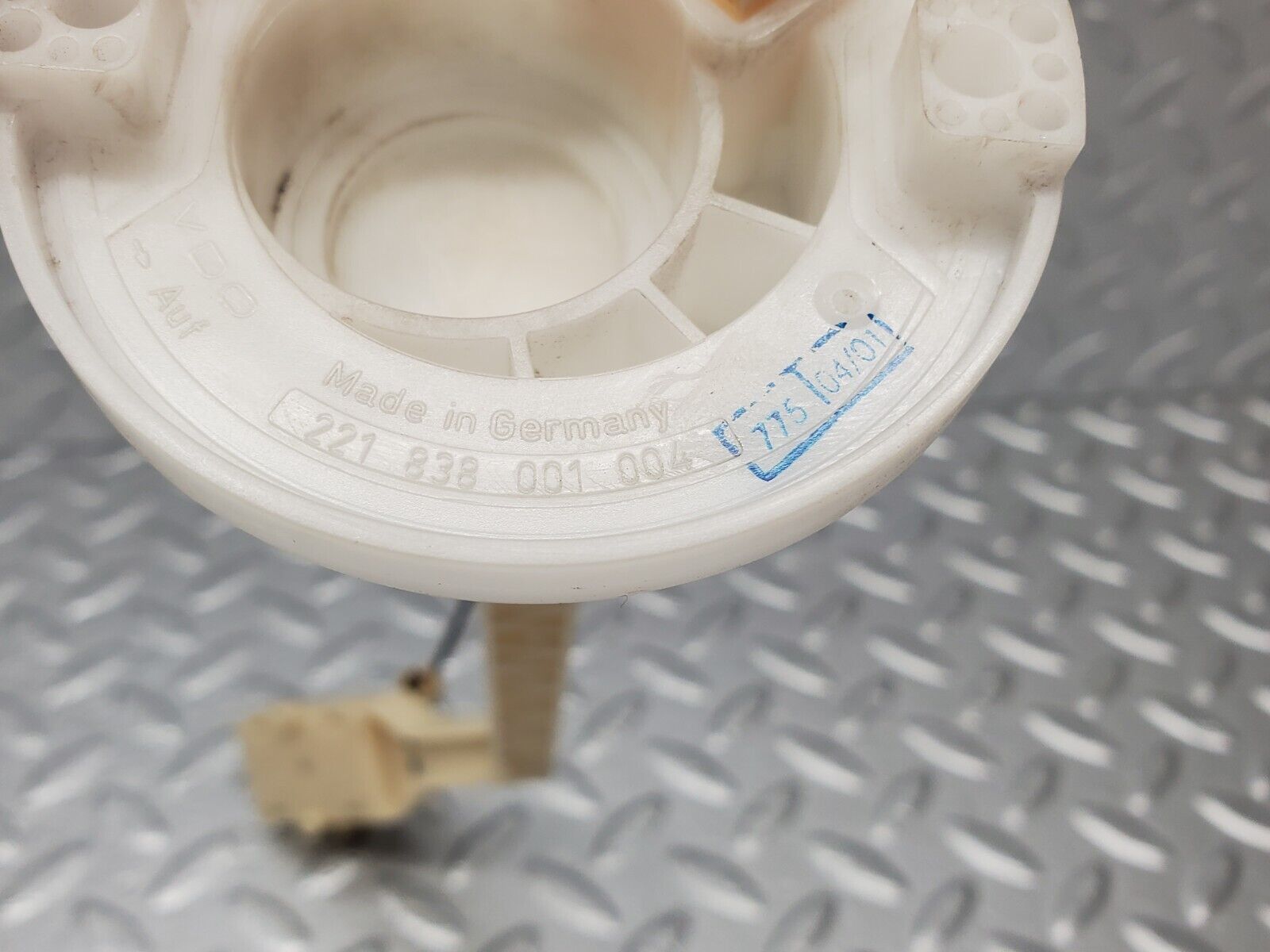 46132 Mercedes-Benz W220 S430 Fuel Level Sender Unit 2205420717