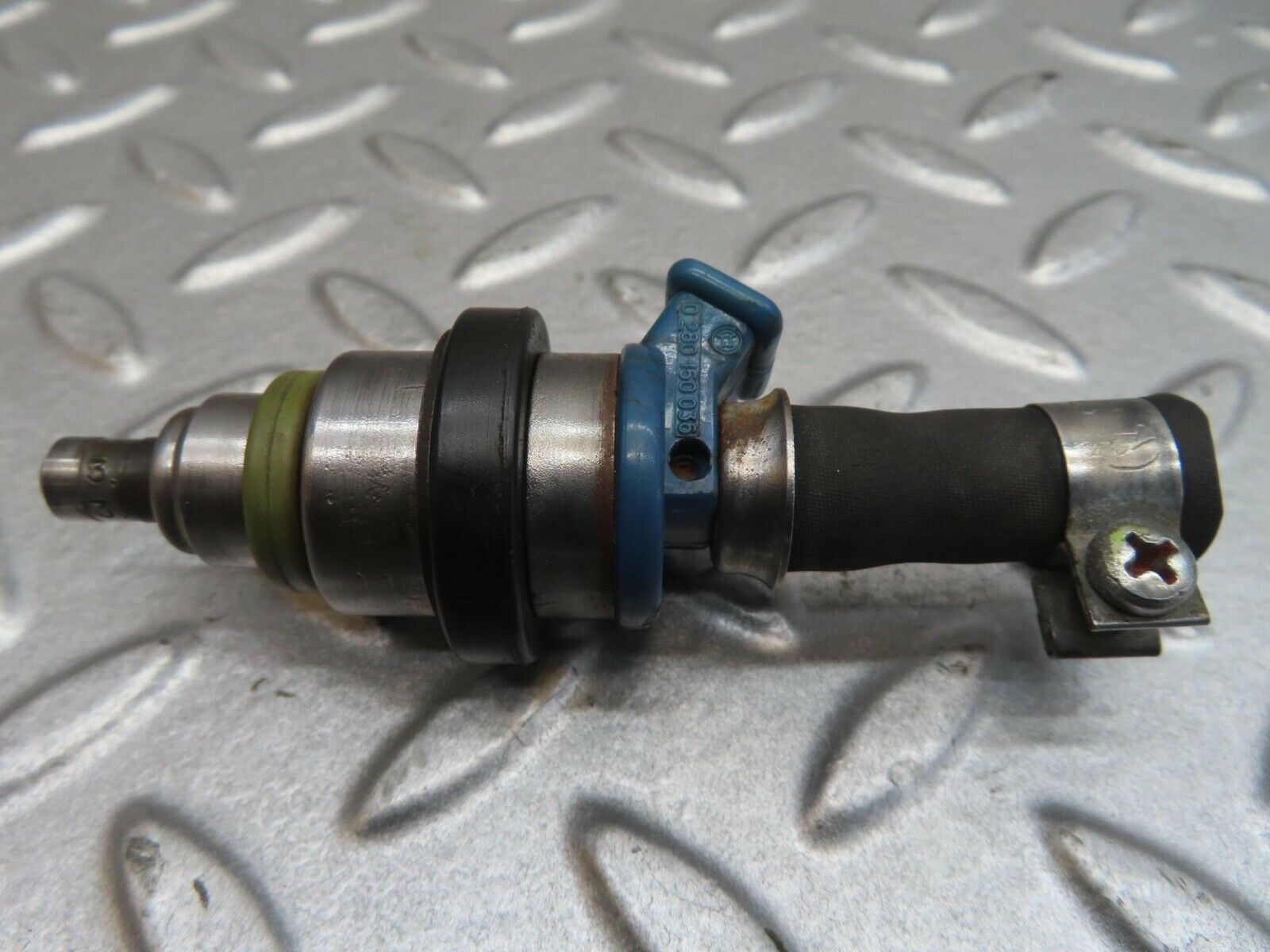 13753 Mercedes-Benz R107 450SL  Fuel Injector Bosch 0280150036