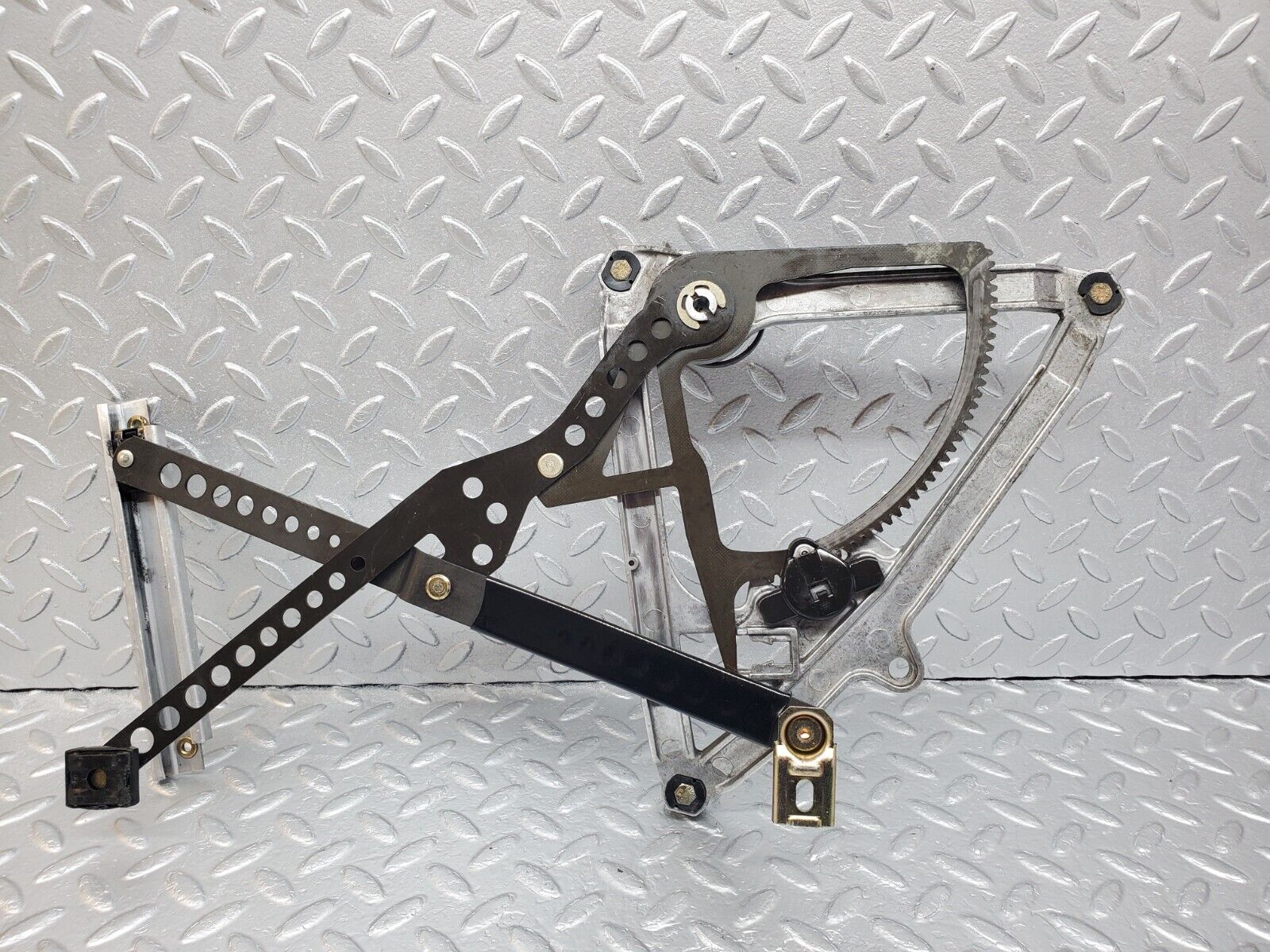 45714 Mercedes-Benz W126 420SE Front Right Power Window Regulator 13926