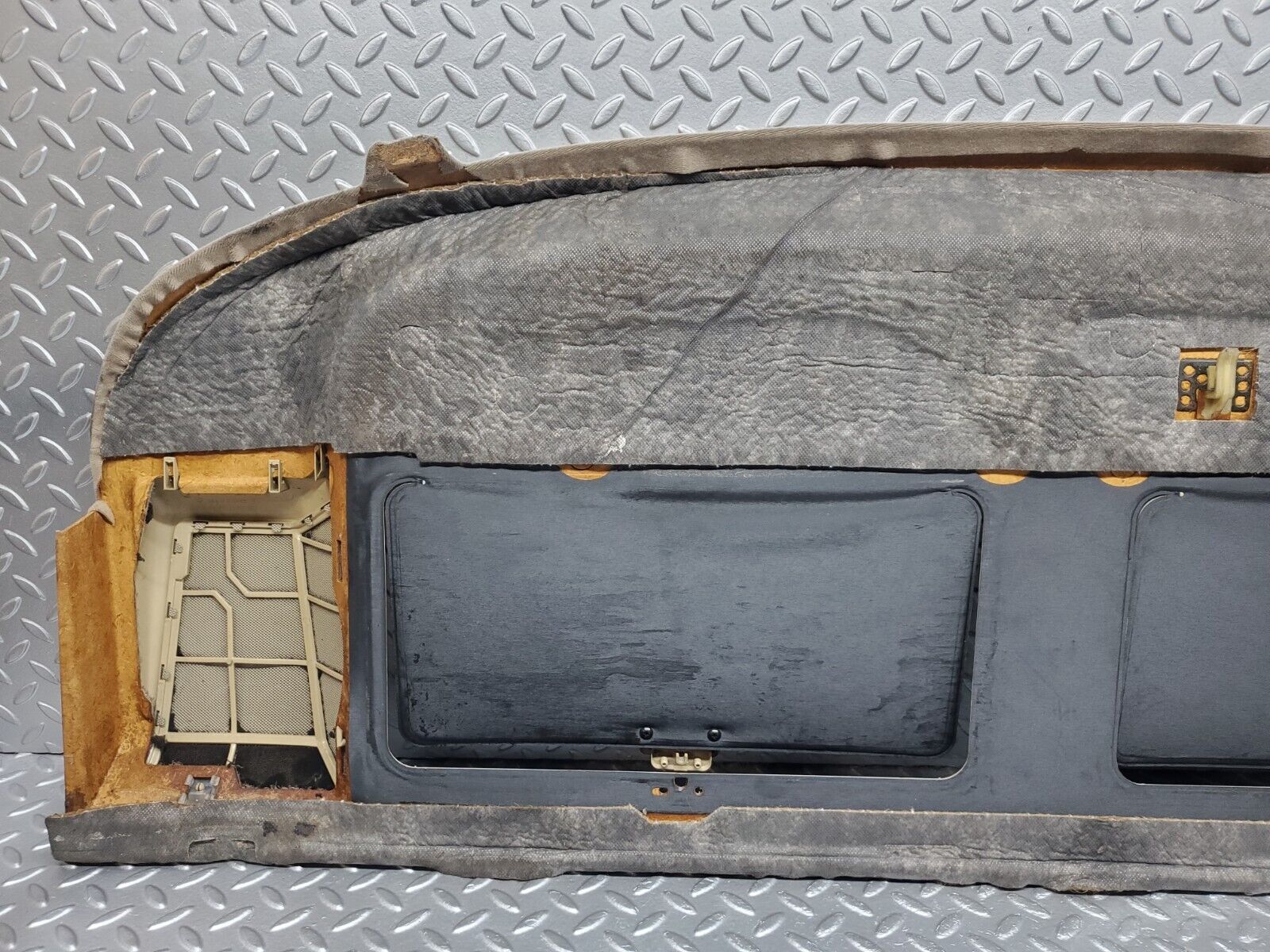 45772 Mercedes-Benz W126 420SE Rear Parcel Shelf Beige