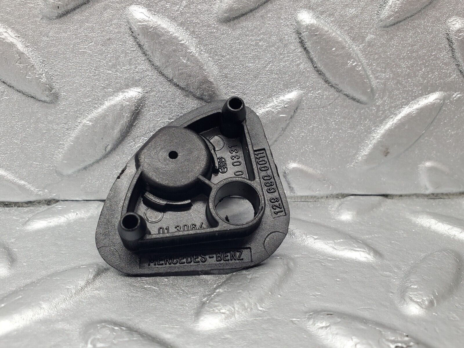 46923 Mercedes-Benz R129 320SL Coupe Trunk Boot Light Switch 1296900011