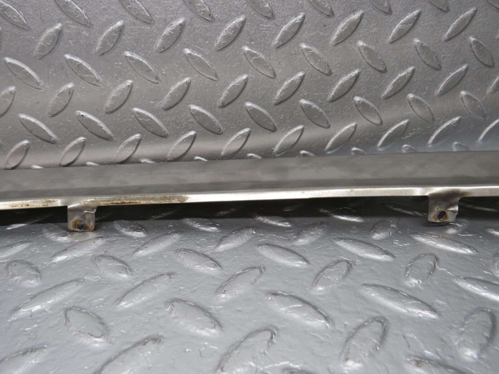 39865 Mercedes-Benz R107 350SL Windscreen Top Chrome Trim