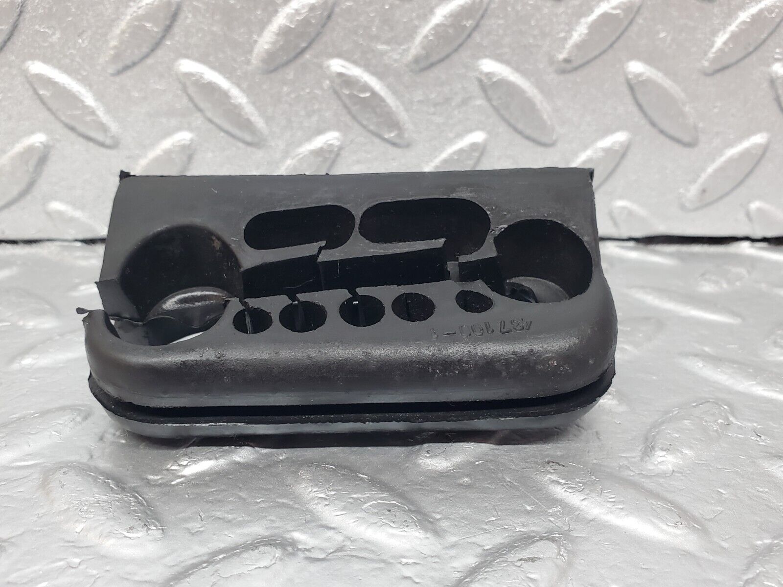 45725 Mercedes-Benz W126 420SE Firewall Grommet Right Side 1269971981