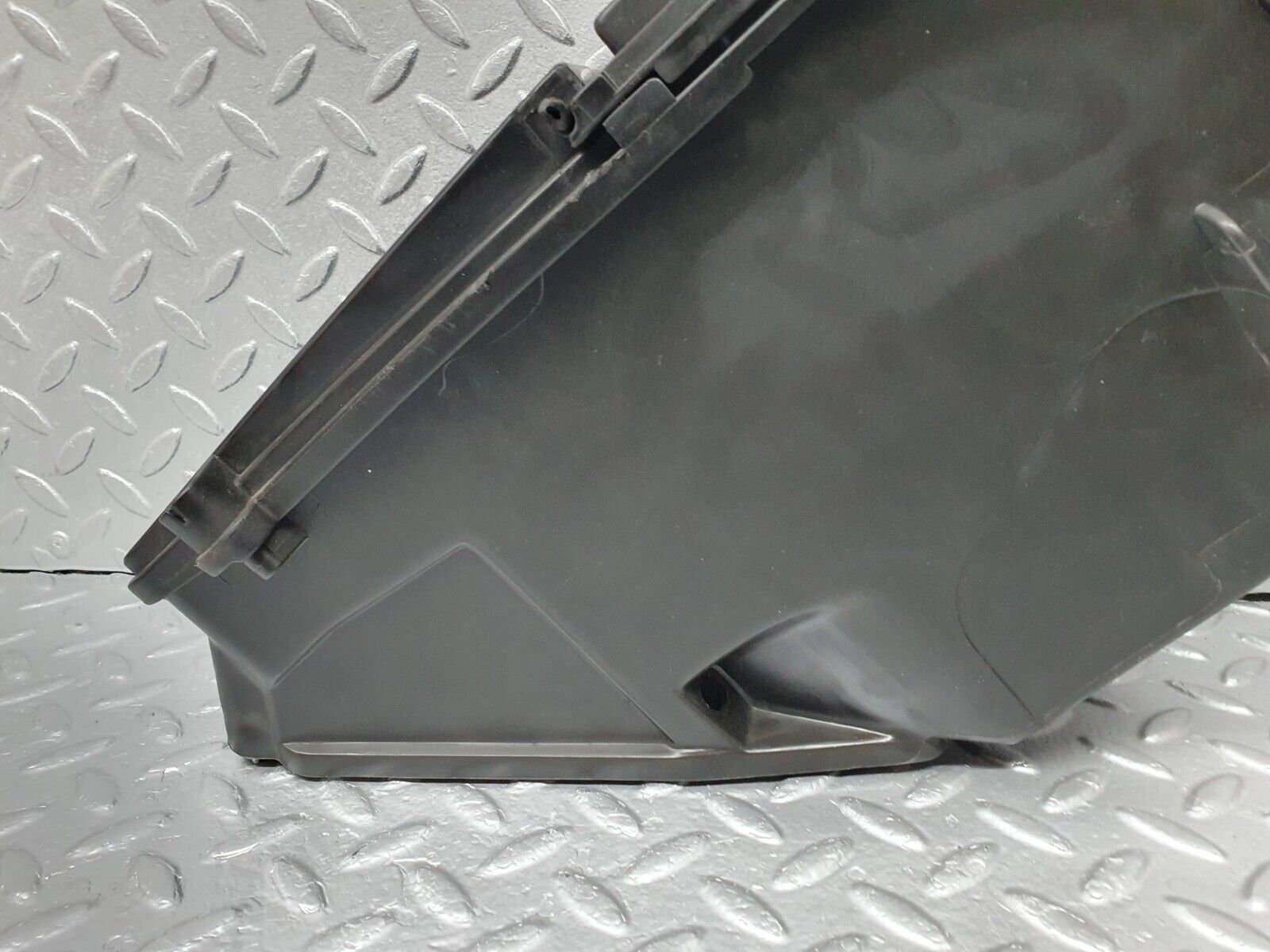 41817 Mercedes-Benz W202 C200 Fuse Box 2085400150 2025453700