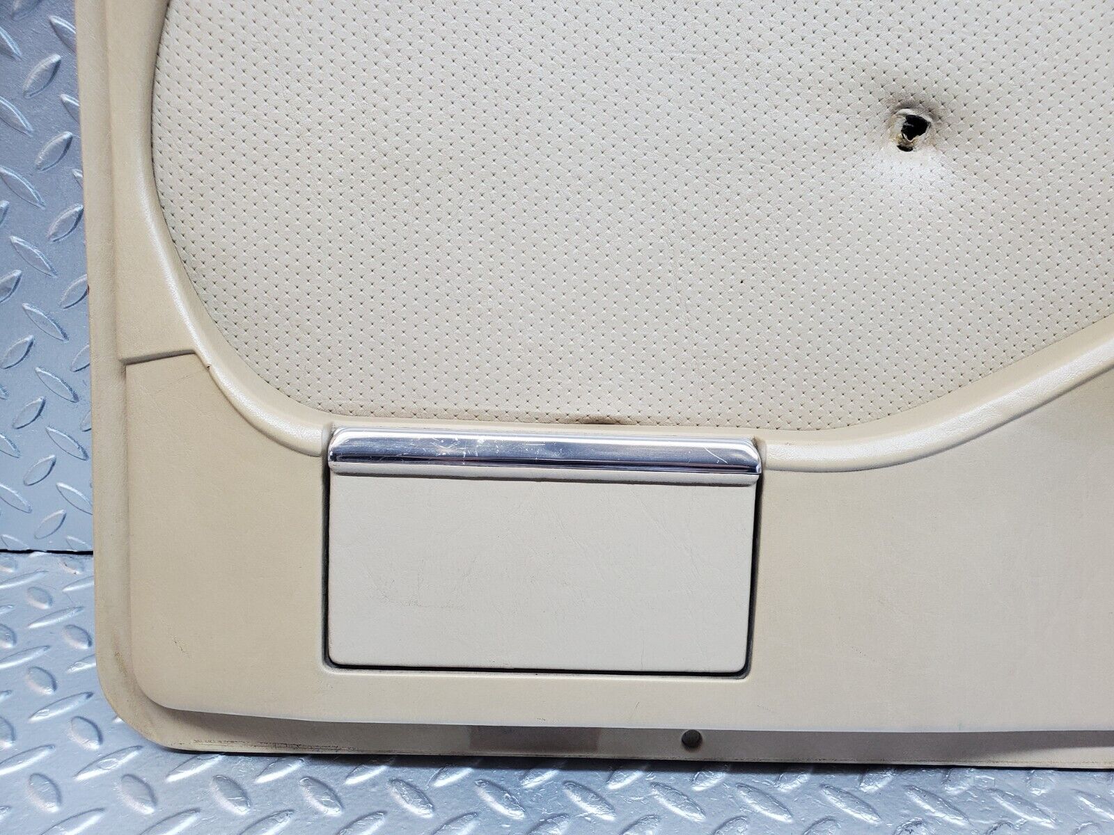 45720 Mercedes-Benz W126 420SE Rear Right Door Card Beige 1267370270