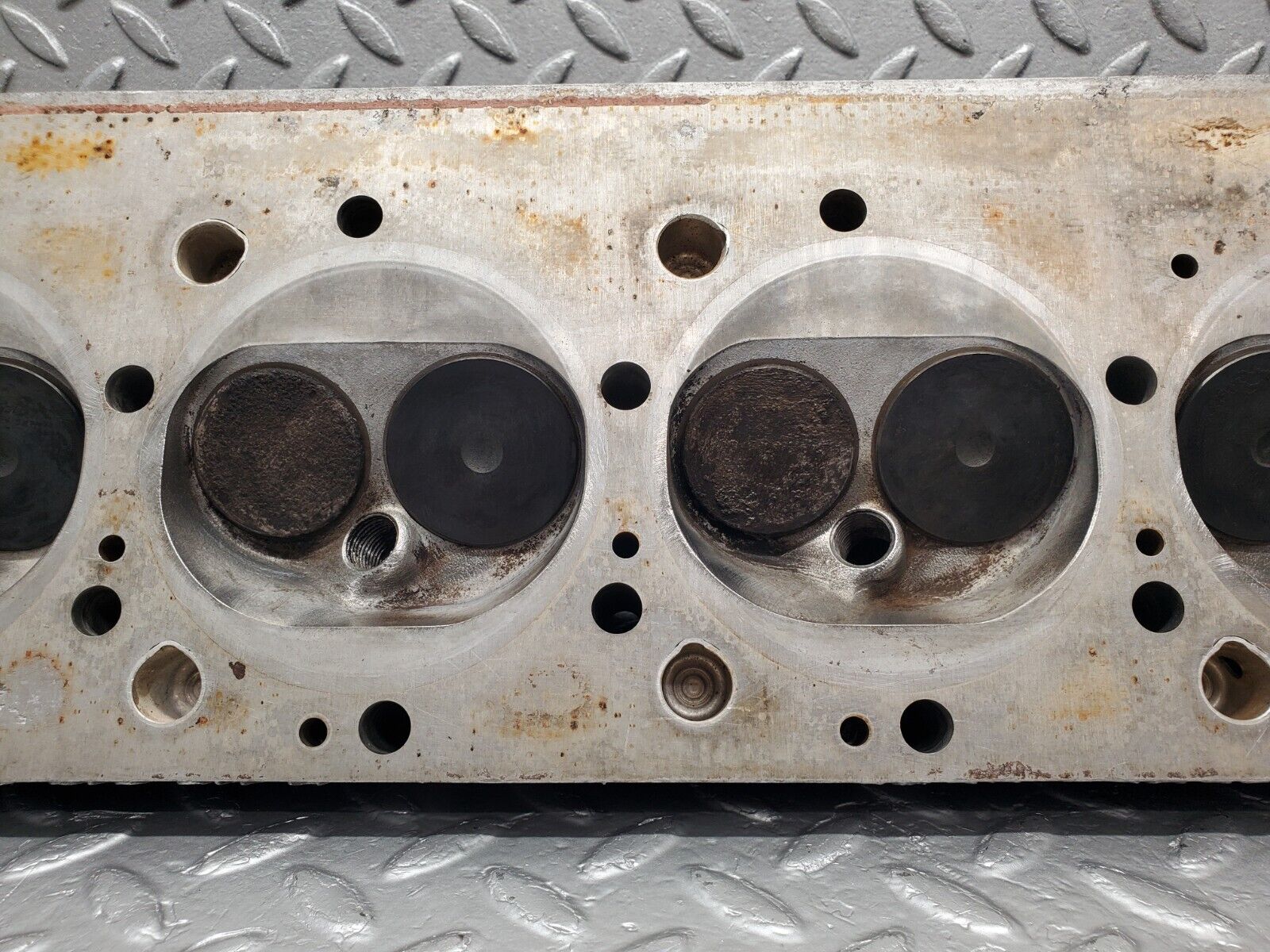 46290 Mercedes-Benz W126 420SE Cylinder Head Right Side 1160163901