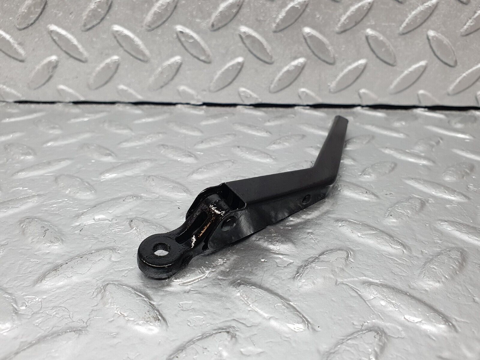 44078 Mercedes-Benz C123 230CE Coupe Headlight Wiper Arm Left Side