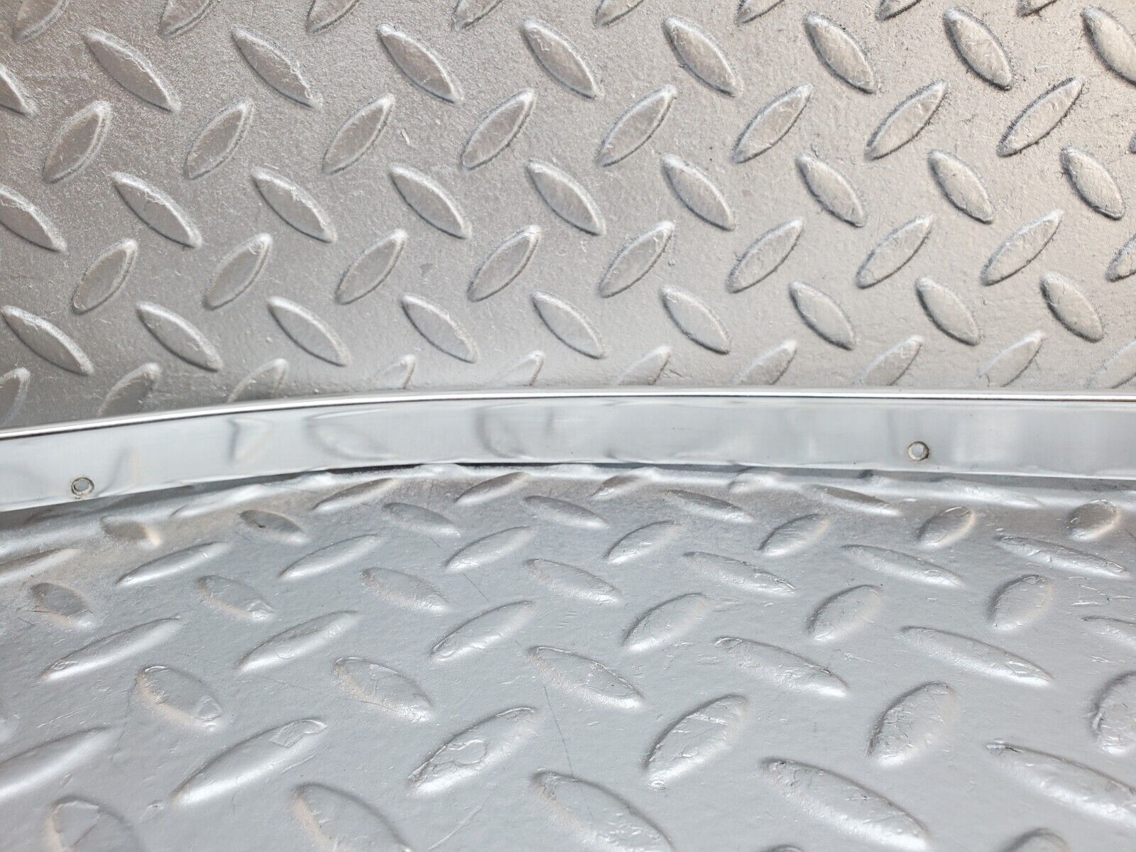 45996 Mercedes-Benz W126 420SE Roof Chrome Trim Left Side