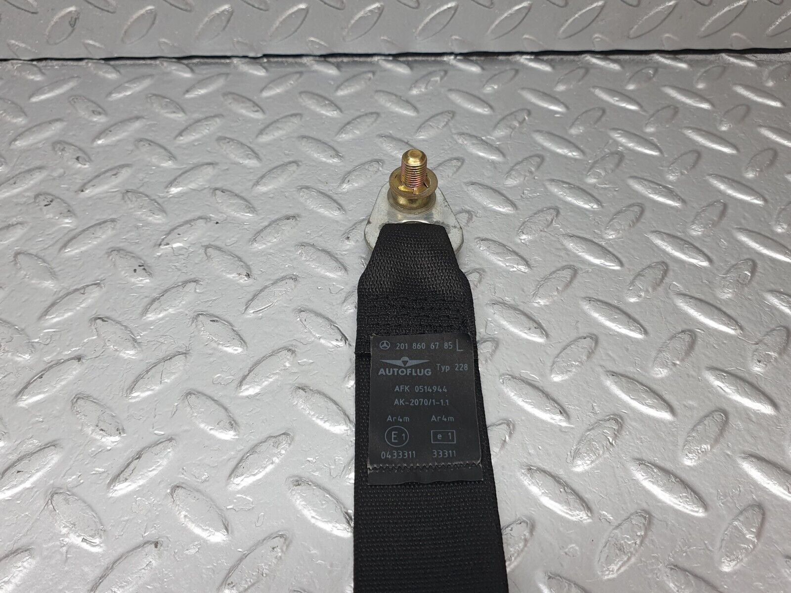 42804 Mercedes-Benz W201 190 2.0L Front Left Seat Belt With Buckle 2018606785 1248600169